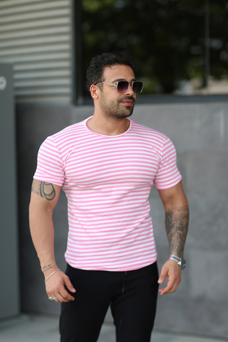 T-SHİRTBeyaza Pembe Çizgili İthal Kumaş Basic T-SHİRT