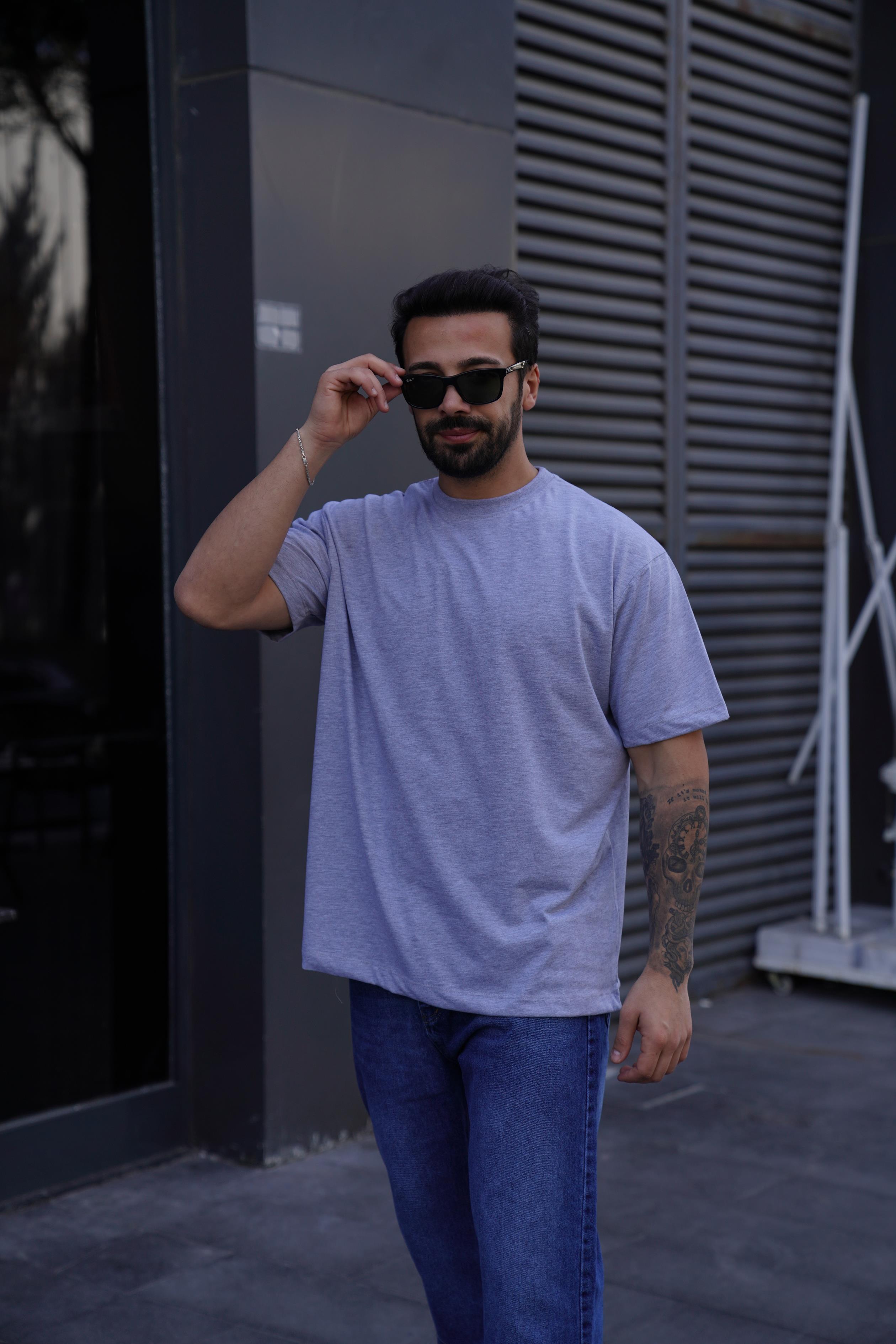 T-SHİRTGri Compak Düz Oversize T-Shirt SNZ