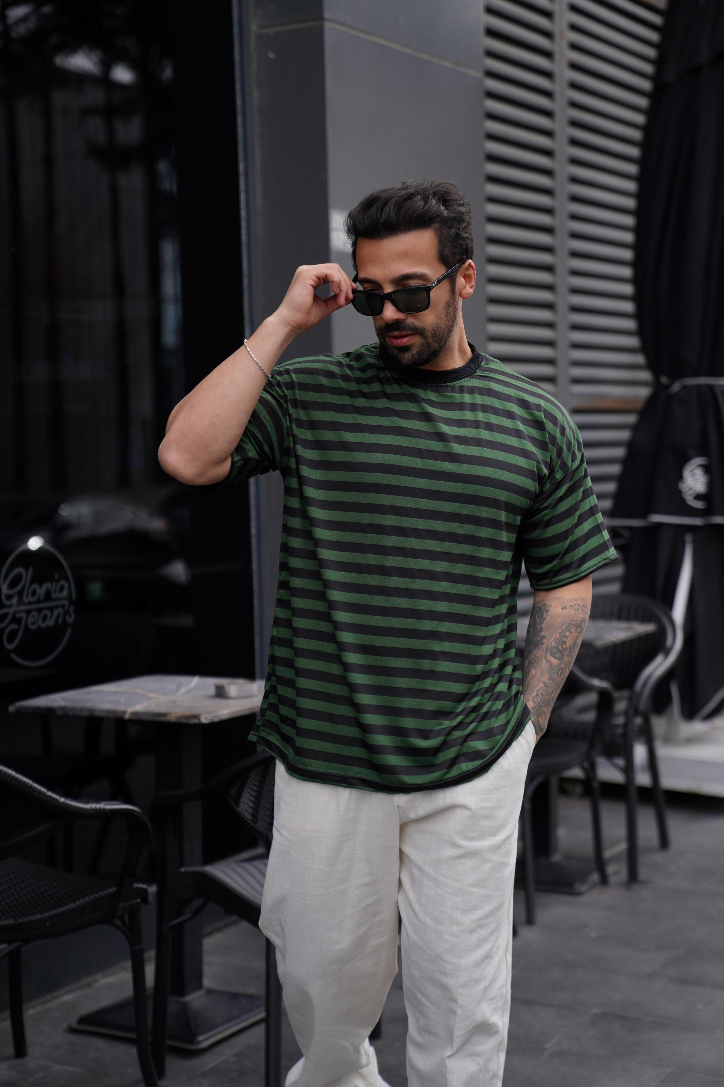 T-SHİRTHaki Siyah Çizgili Oversize Viskon T-Shirt TK 1008