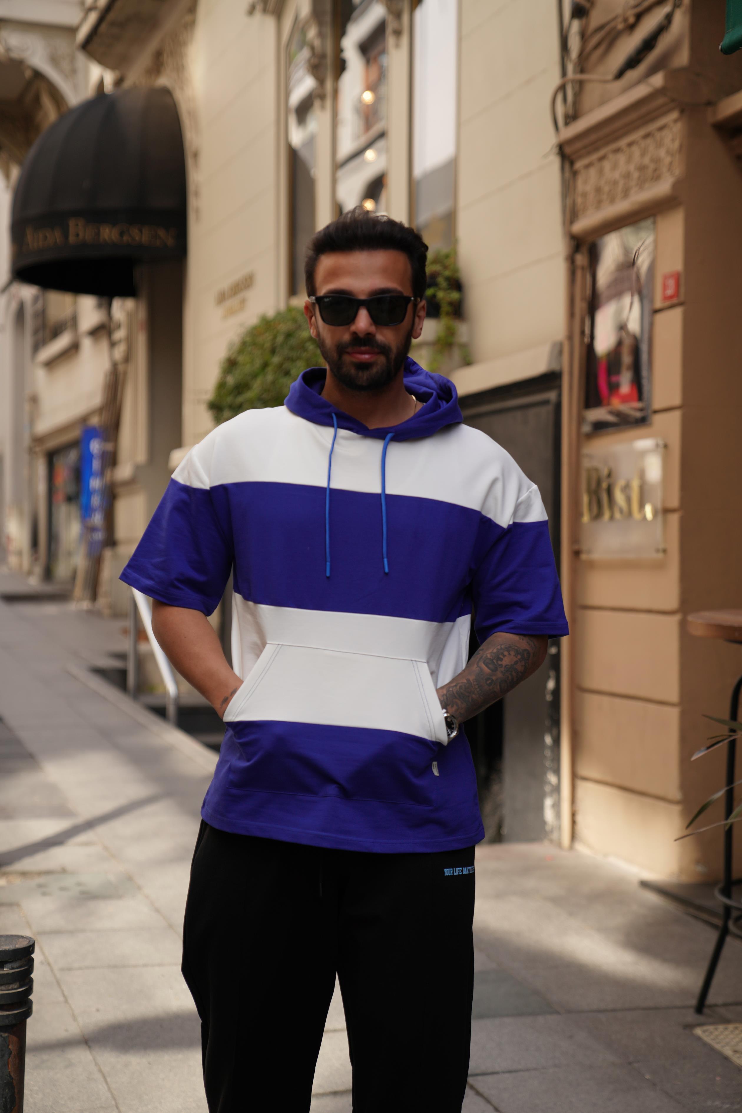 T-SHİRTMavi Beyaz Parçalı Kapşonlu Cep T-Shirt VMS 30158