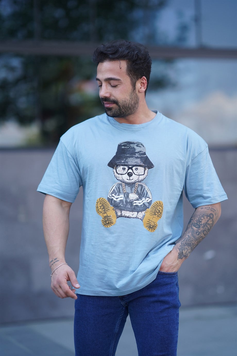 T-SHİRTMavi Gözlüklü Ayı Baskılı Oversize T-SHİRT