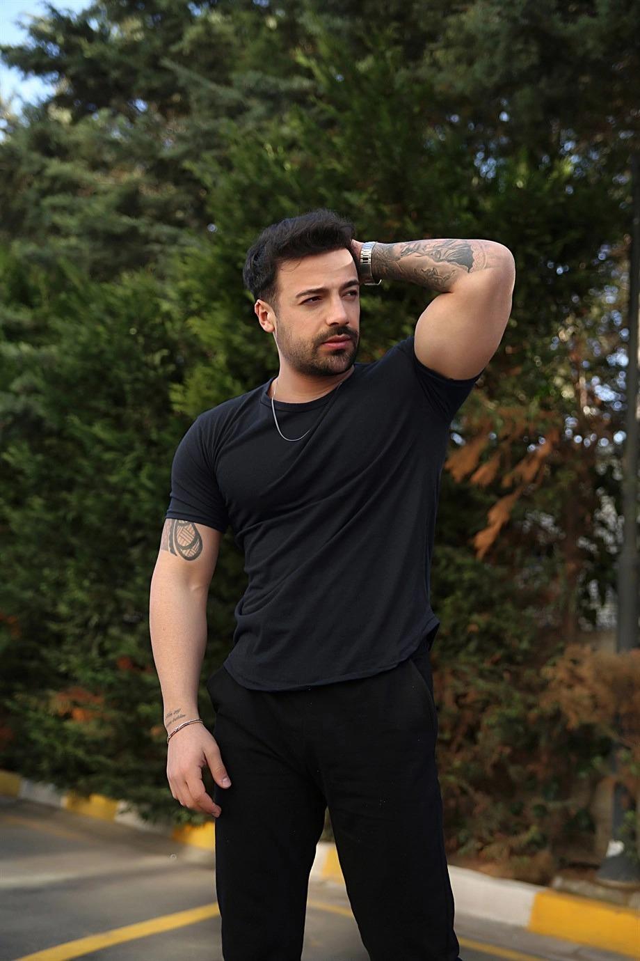 T-SHİRTSiyah Düz Suprem Basic T-SHIRT SC