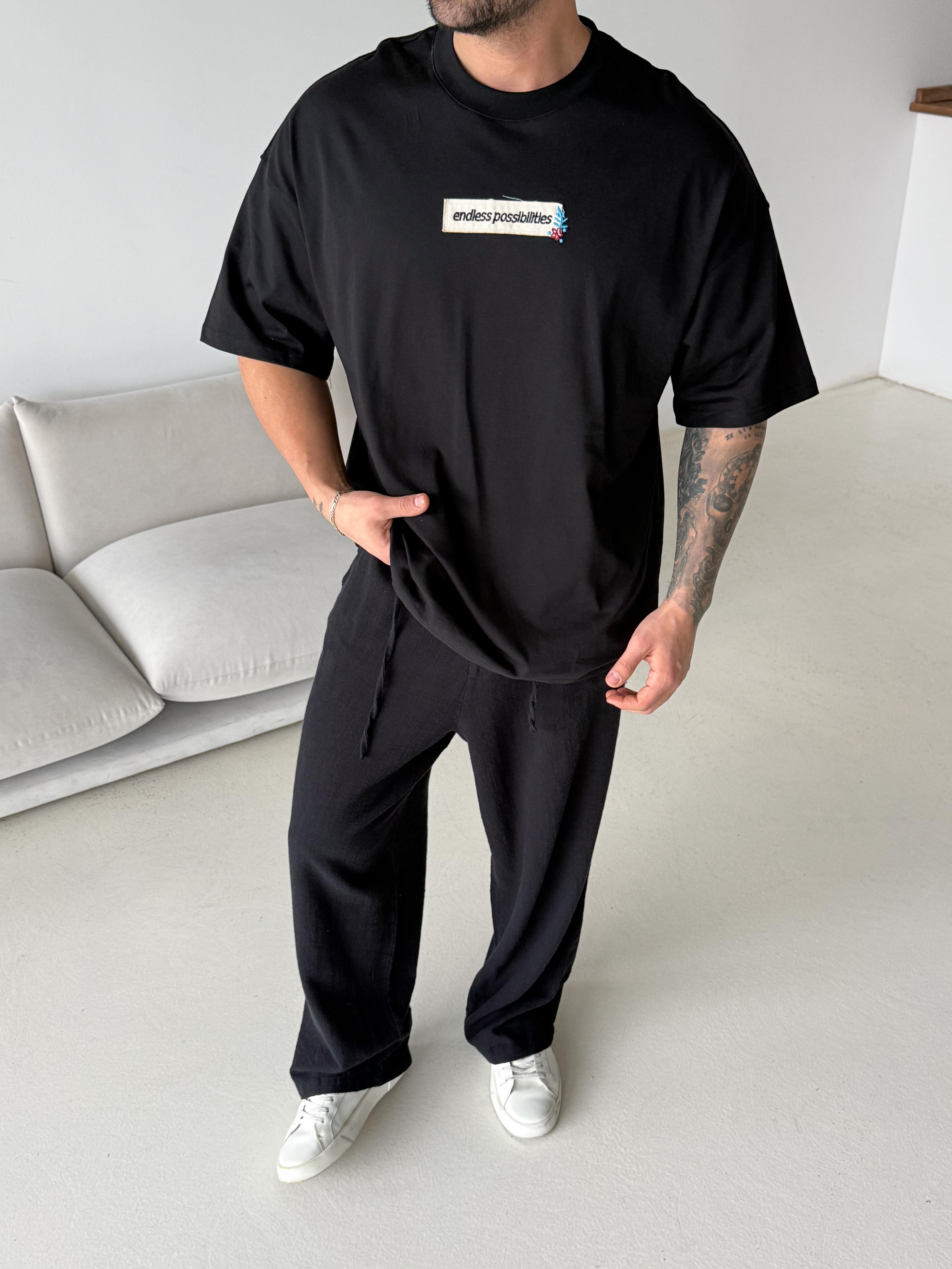 T-SHİRTSiyah Endless Nakışlı Oversize Tişört JJ