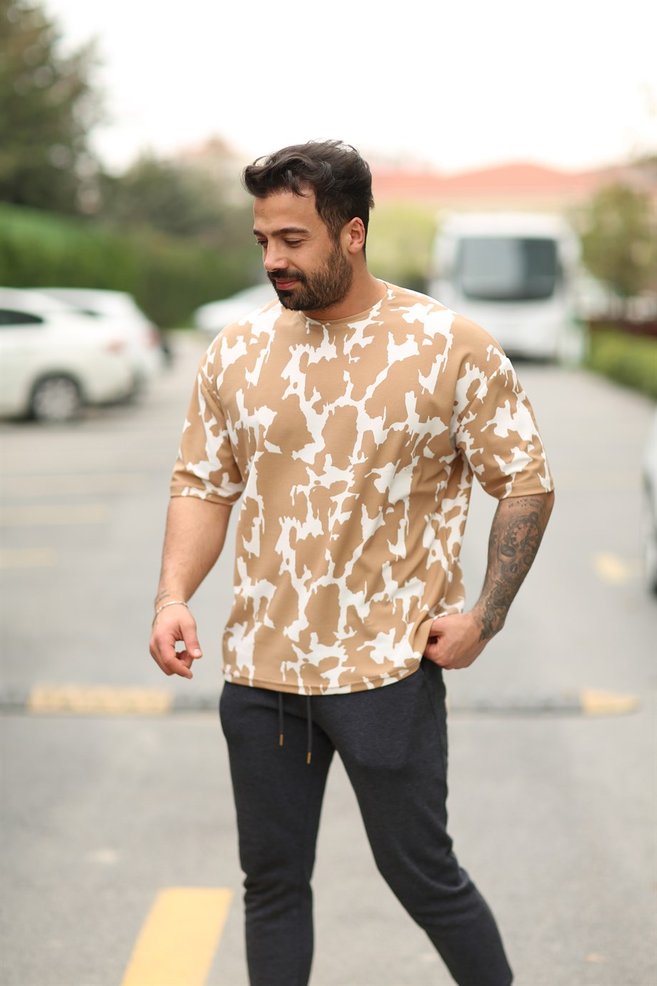 T-SHİRTTabaya Beyaz Batik Oversize T-SHİRT TMB