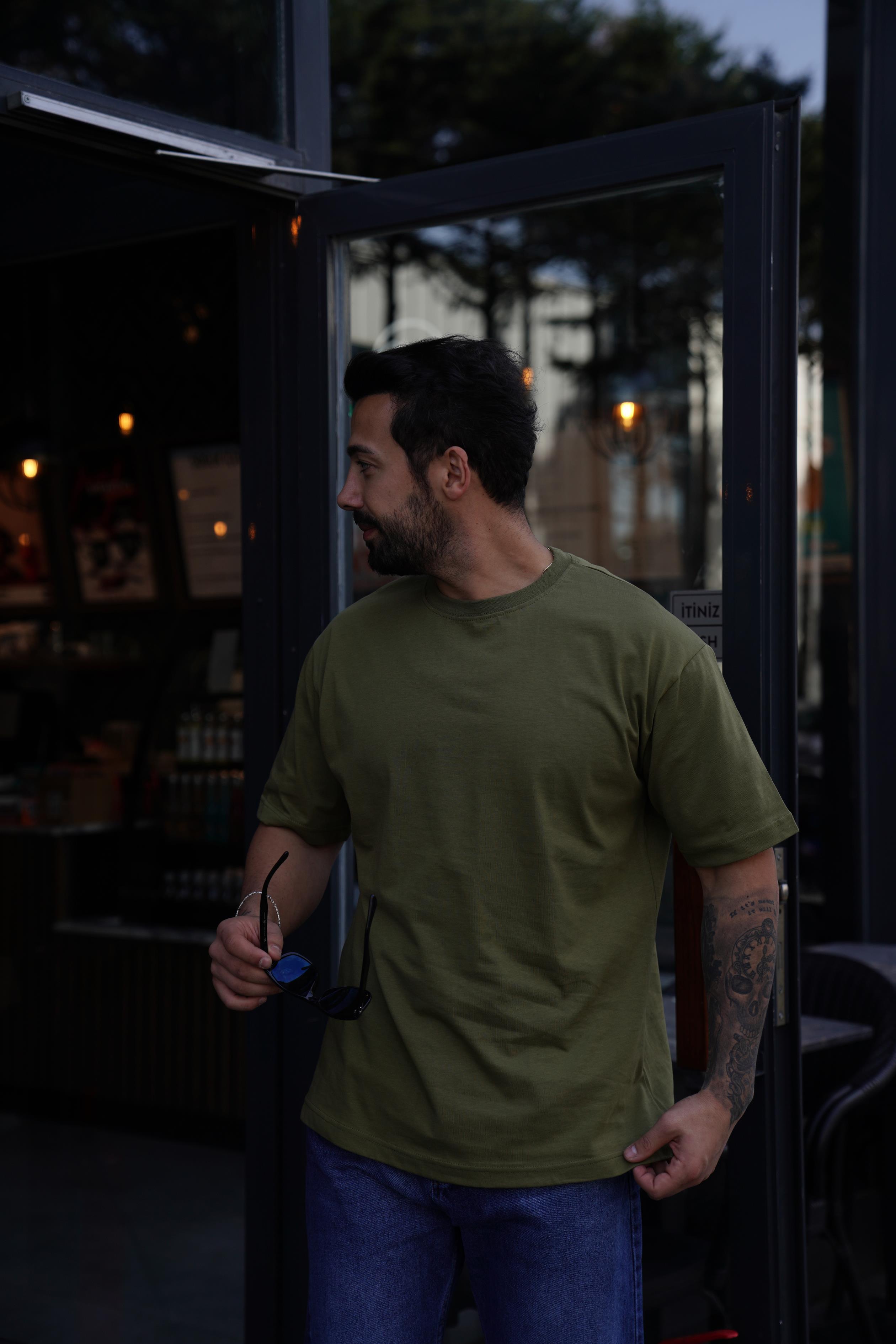 T-SHİRTZeytin Compak Düz Oversize T-Shirt SNZ
