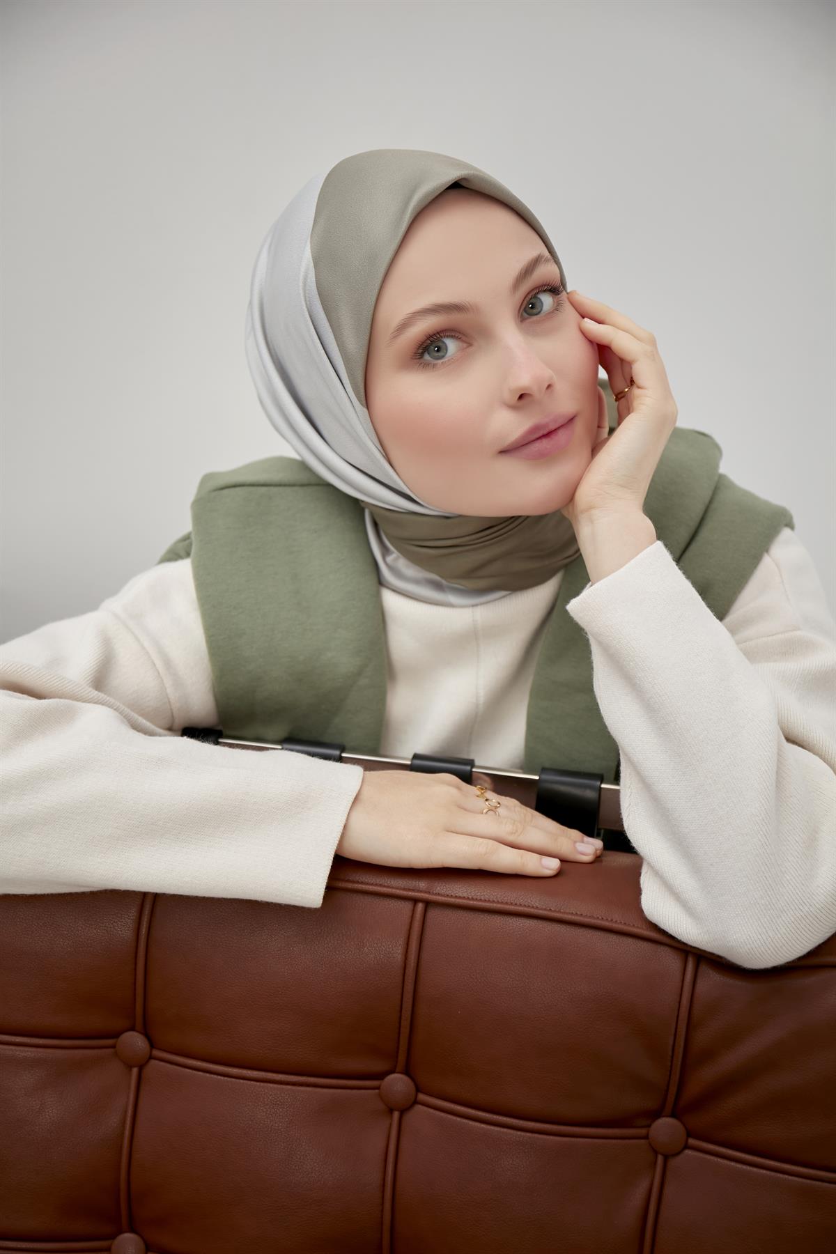 Twill 4 Renkli Desen Eşarp Yeşil