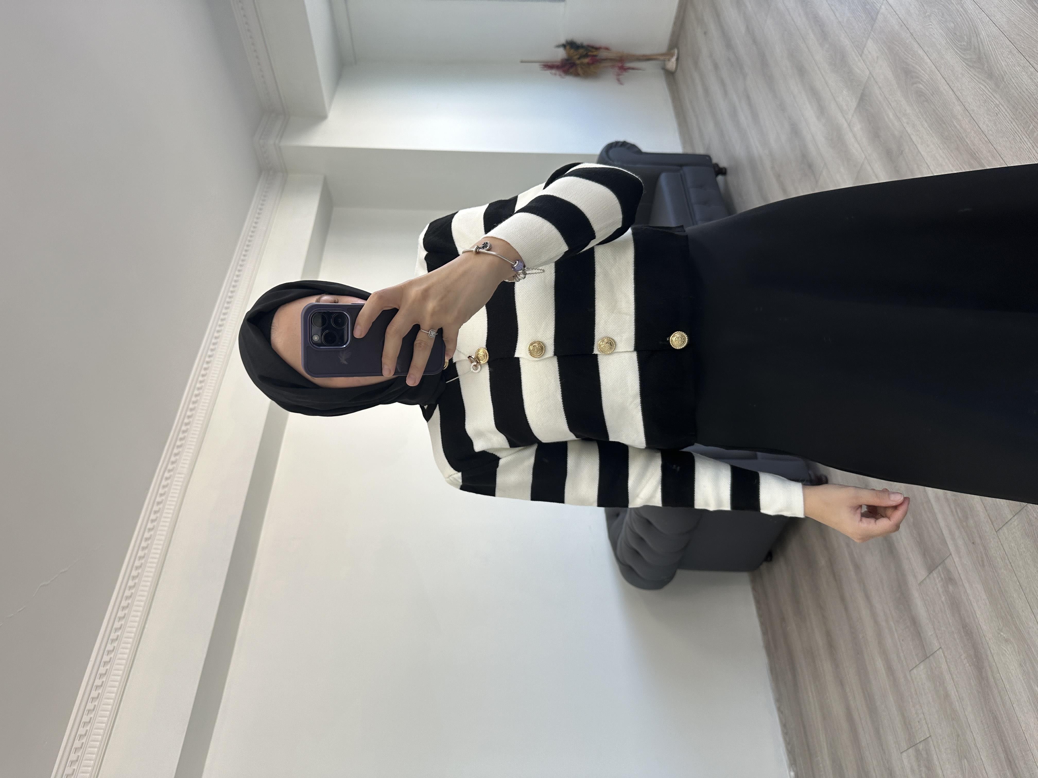 Triko Çizgili  Hırka // Siyah