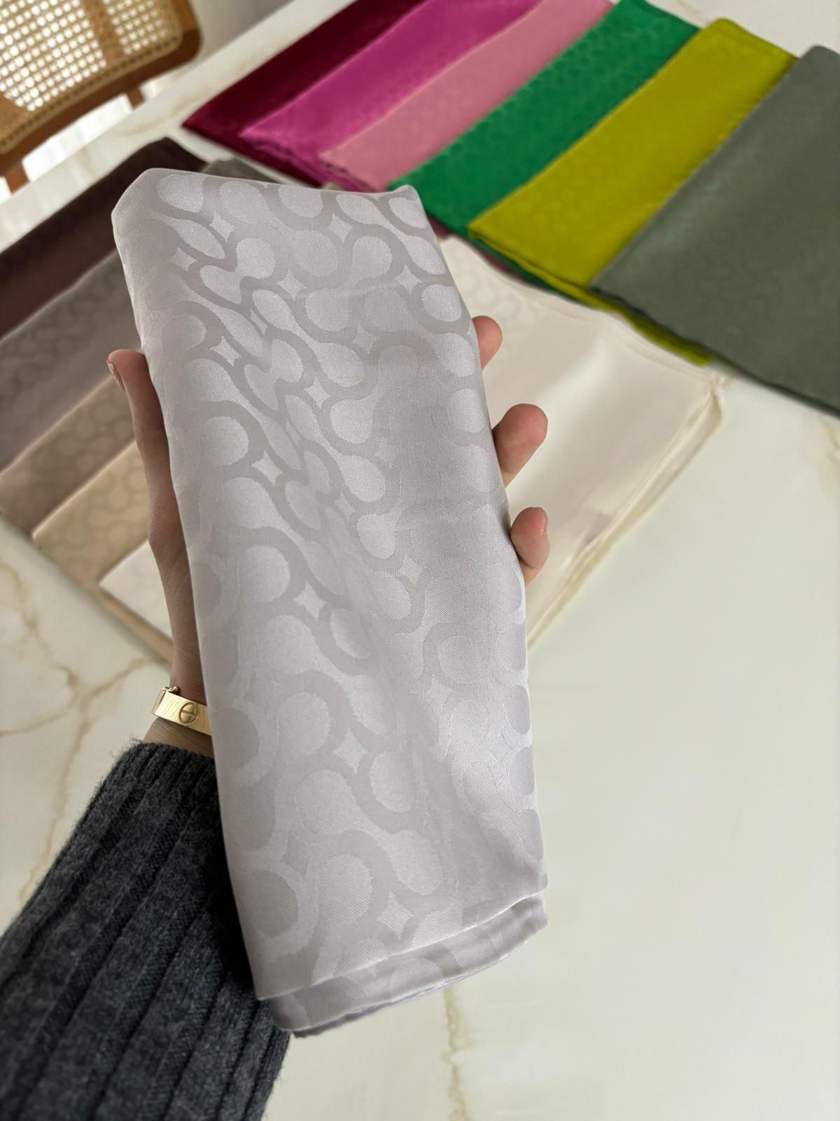 Bloom Desen Jakar Şal Açık Gri