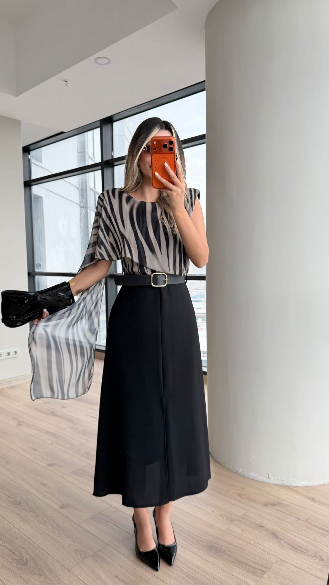 Zebra Desenli Asimetrik Midi Elbise – Şık Kemerli Elbise