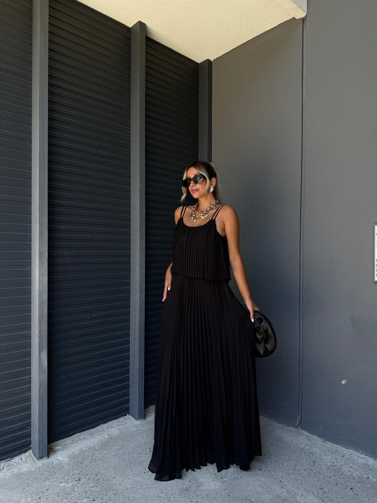 Piliseli Uçuş Şifon Elbise Siyah