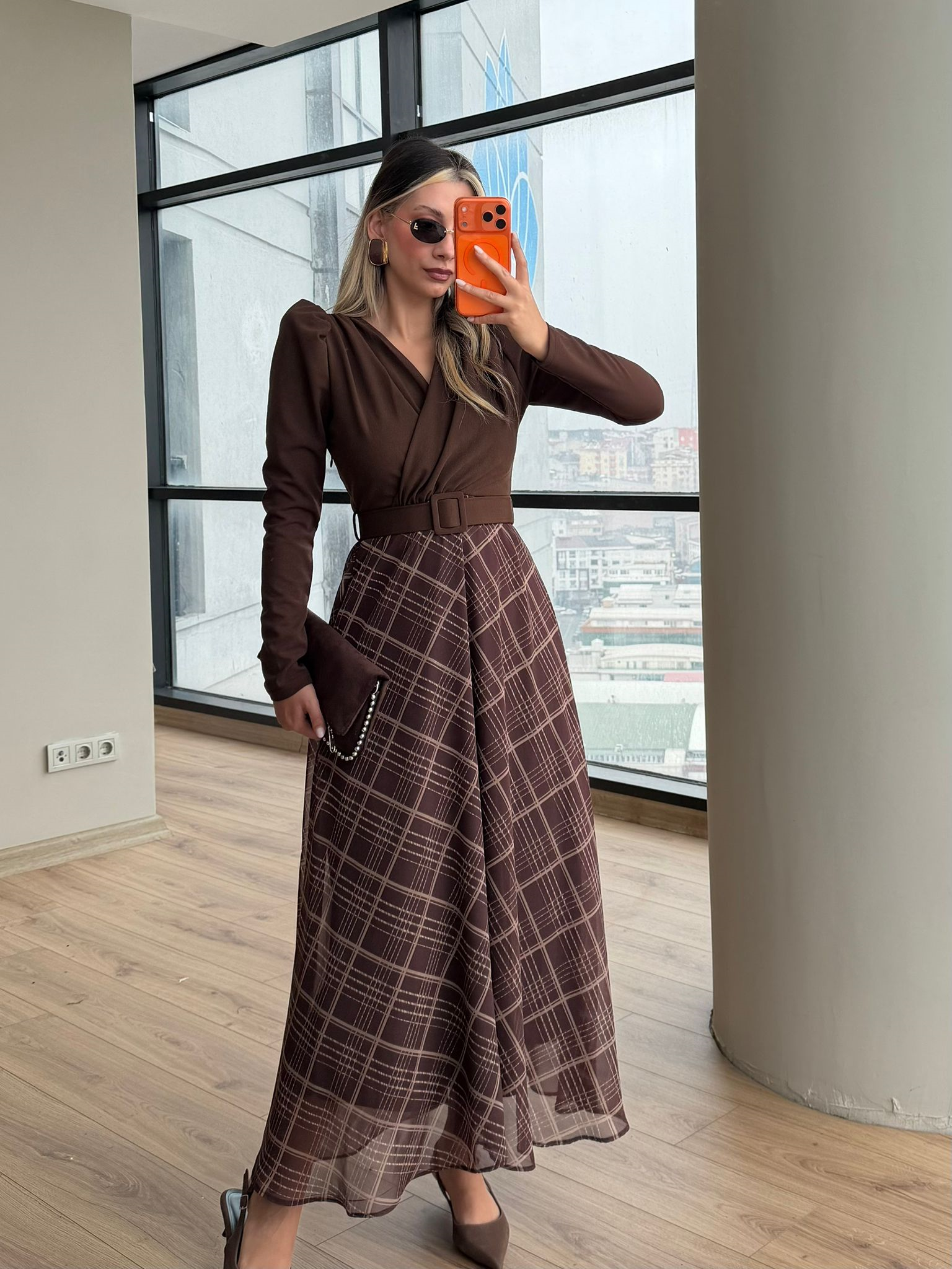 Ekose Etekli Midi Boy Kahverengi Kemerli Elbise