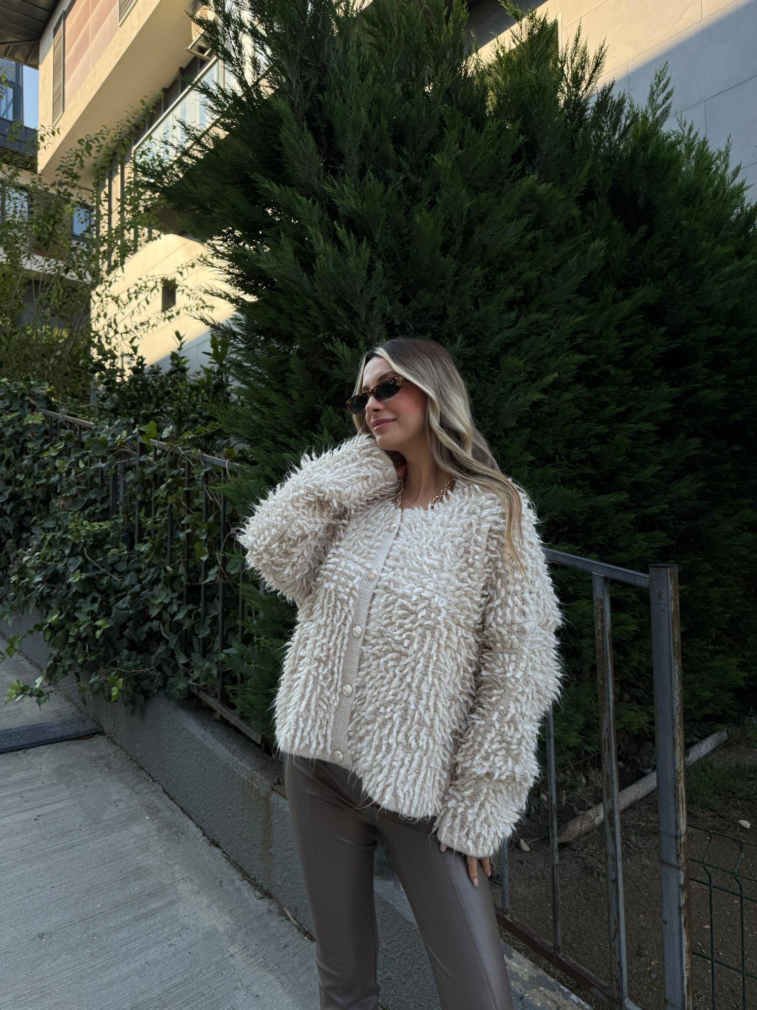 Mng Model Püsküllü Premium Hırka Taş