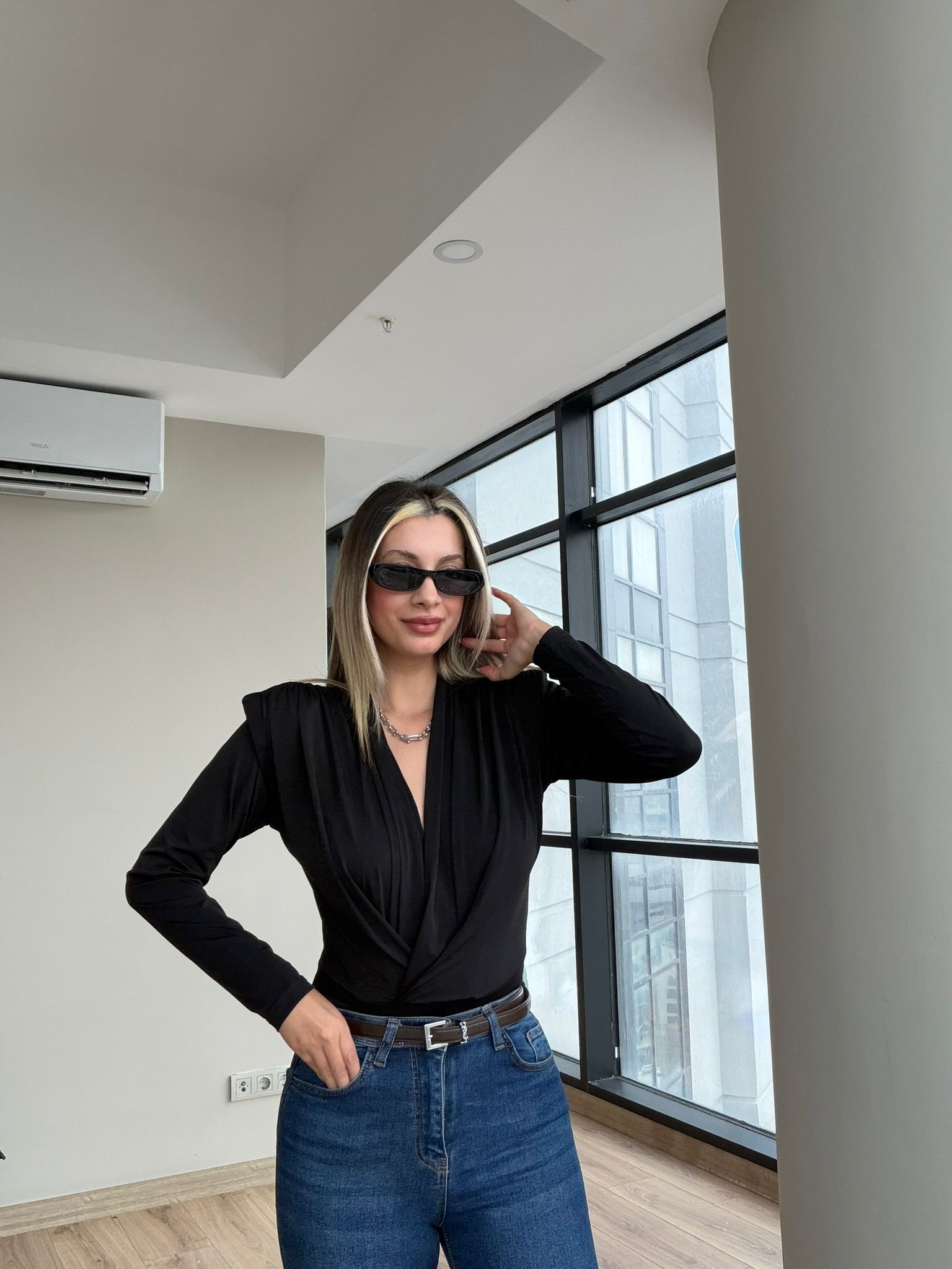 Siyah Vatkalı Bodysuit
