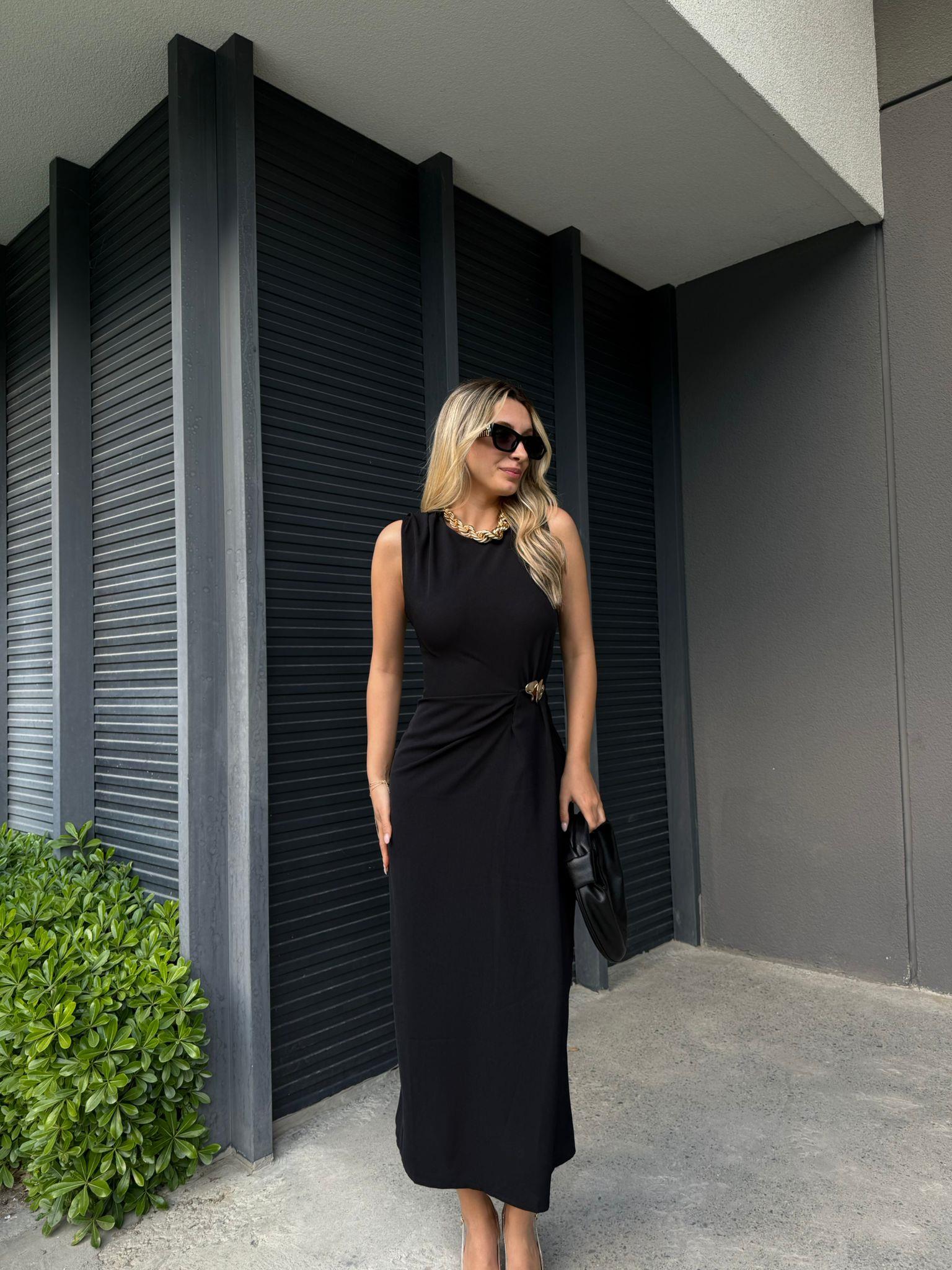 Siyah Sıfır Kol Melida Tokalı Elbise 