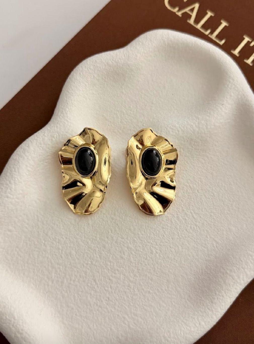 Daliya Siyah Gold Küpe