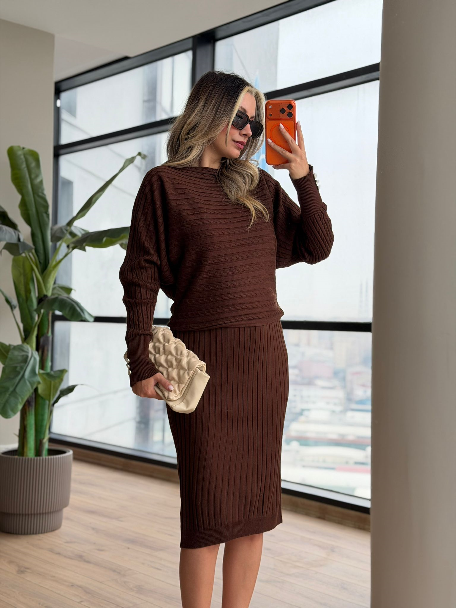 Kol İnci Düğmeli Selanik Örgü Kazaklı Elbise Kahverengi