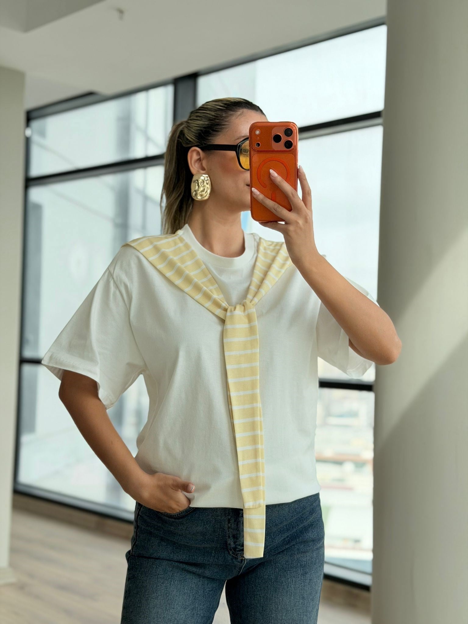 Sarı Çizgili Hırka Bağlama Detay Tshrt