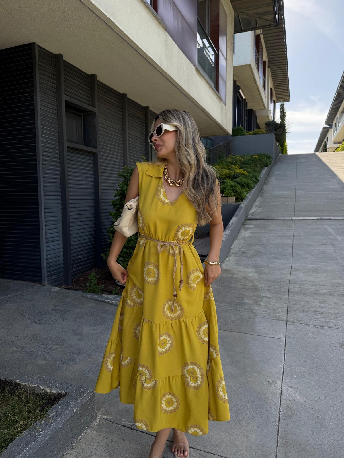 Motif Desen Hasır Kemerli Elbise Hardal