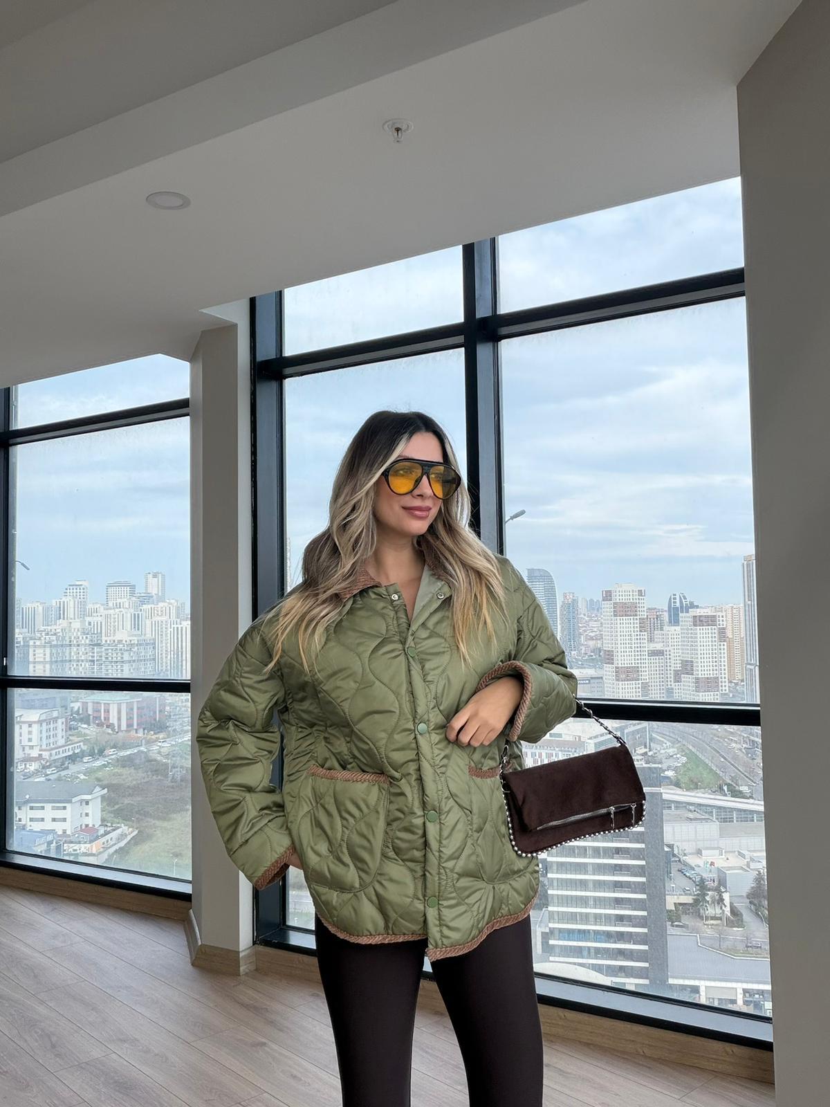 Kadife Yaka Kapitone Yeşil Mont