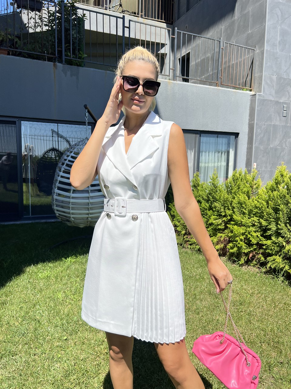 Bianca Piliseli Kemerli Beyaz Elbise 