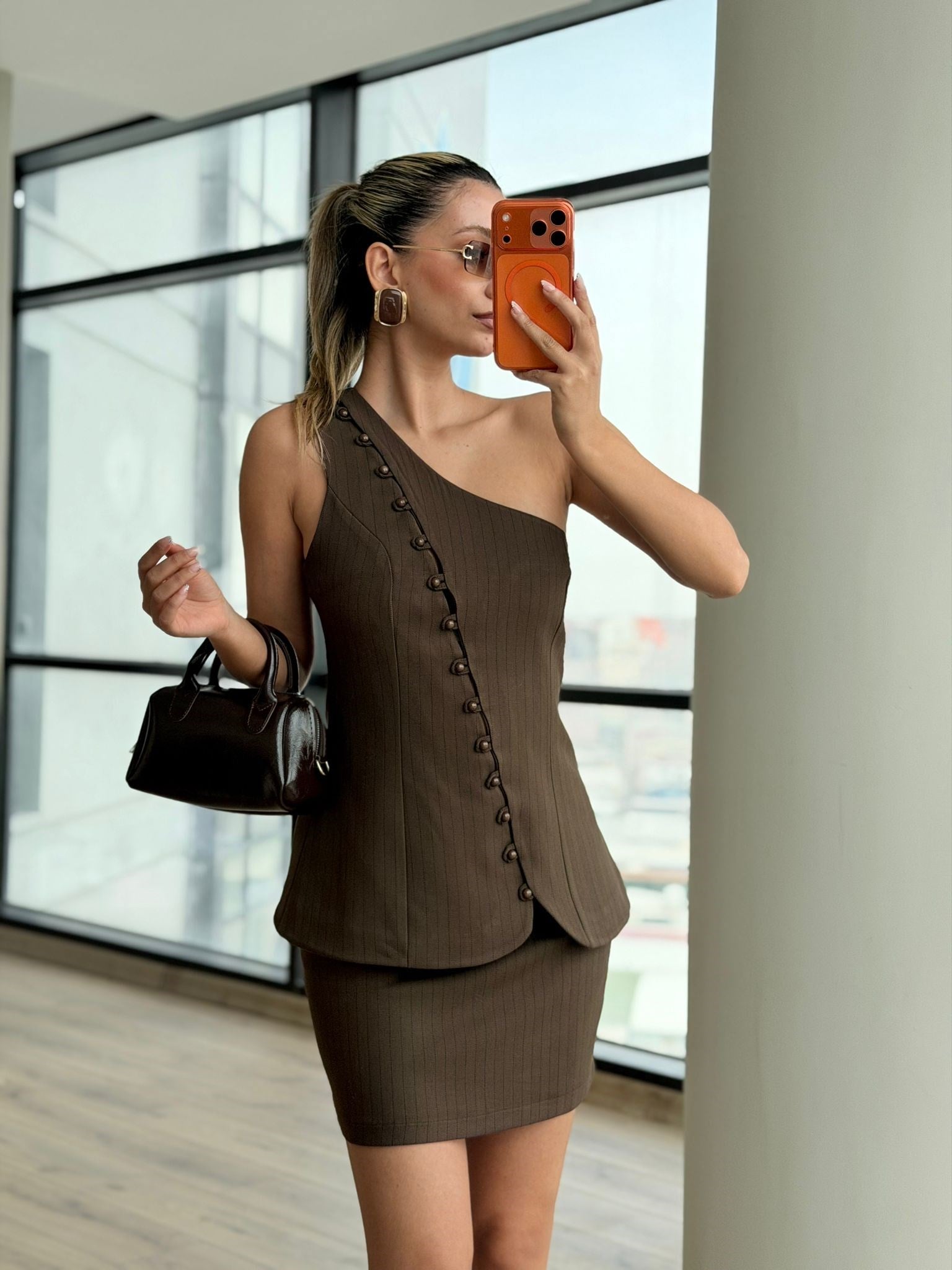 Tek Omuz Düğme Tasarım Kahve Premium Takım