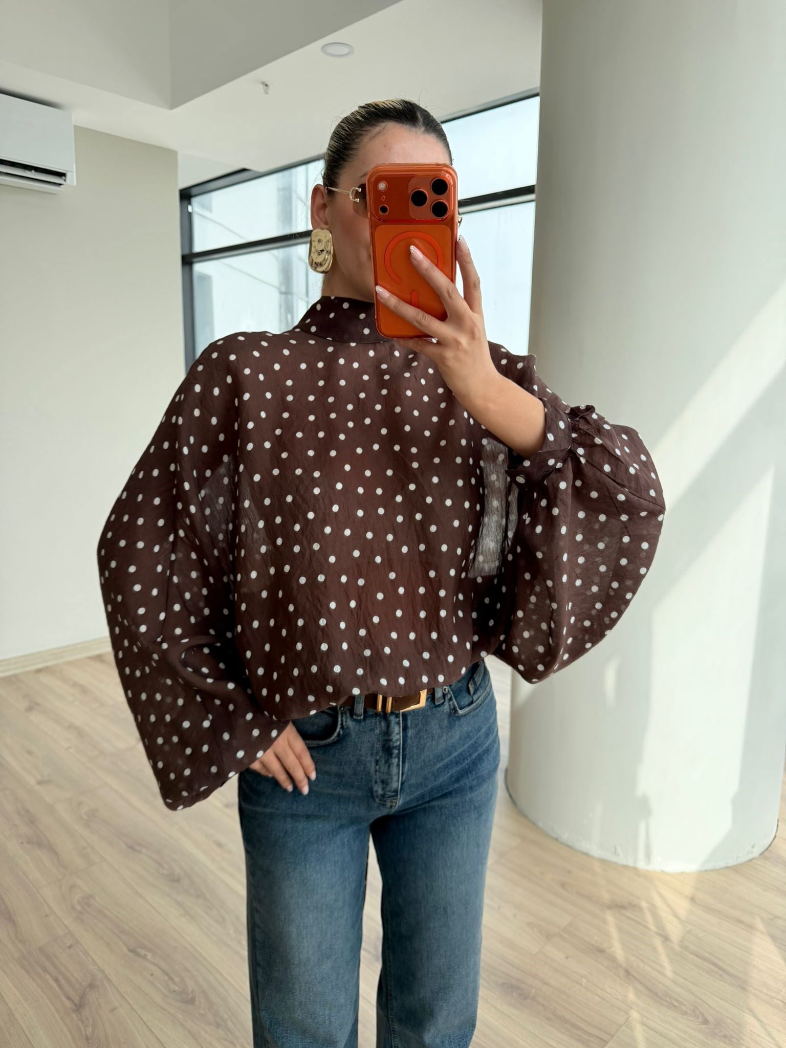 Kahverengi Vintage Puantiyeli Şifon Bluz