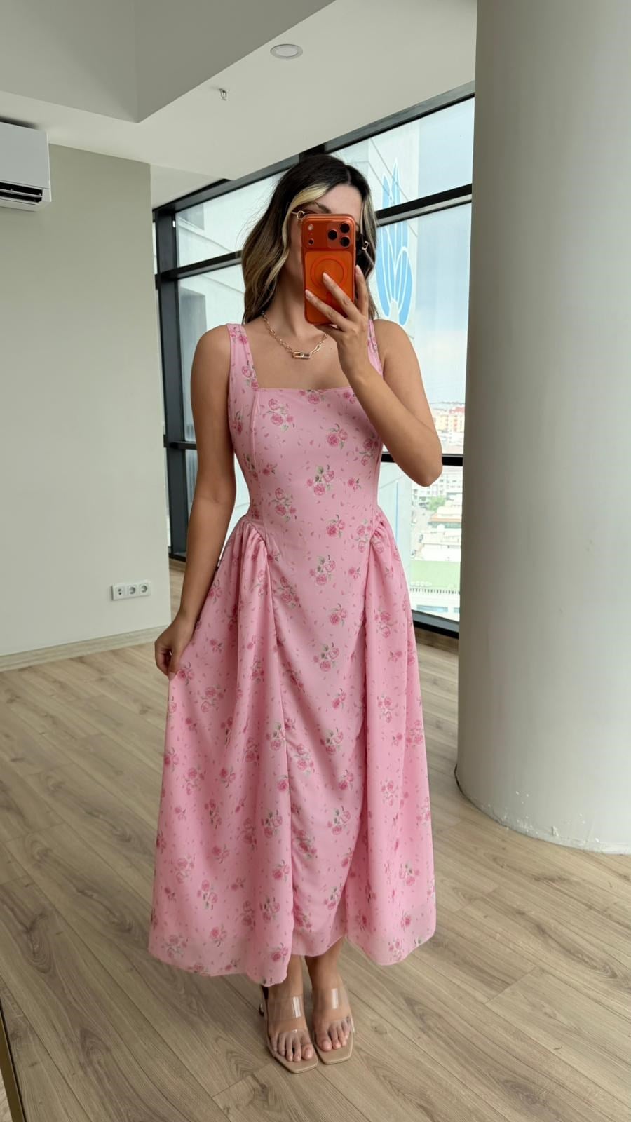 Sindy Çiçekli Pembe Elbise