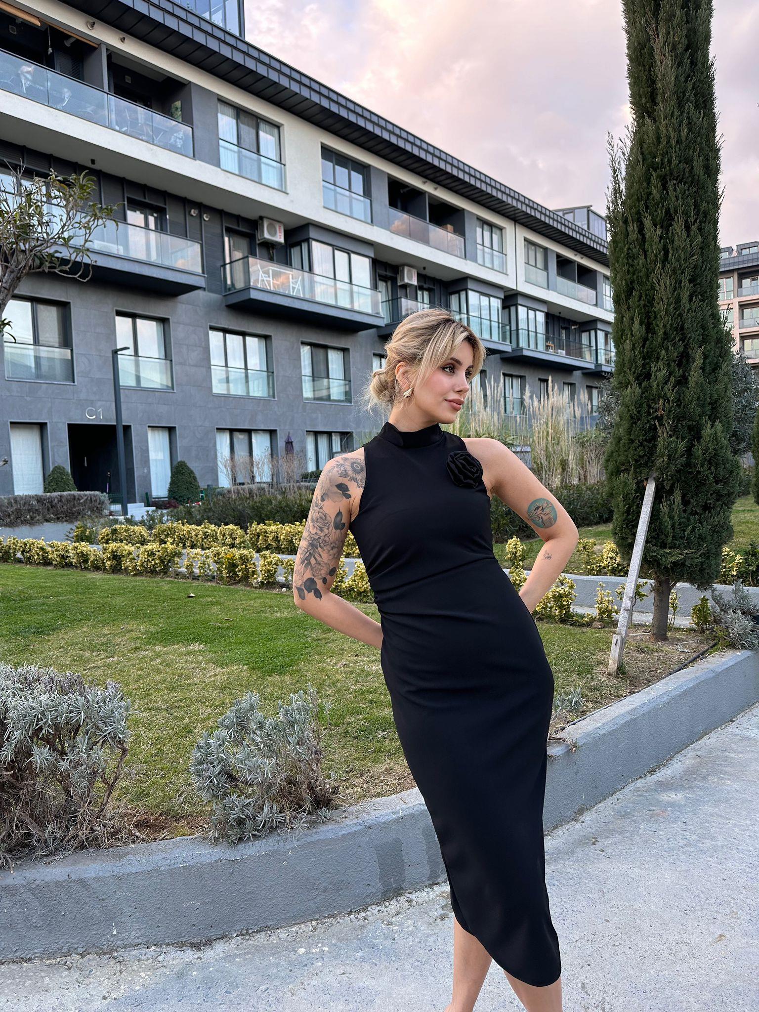 Gül Broşlu Siyah Crep Kalem Elbise  17503