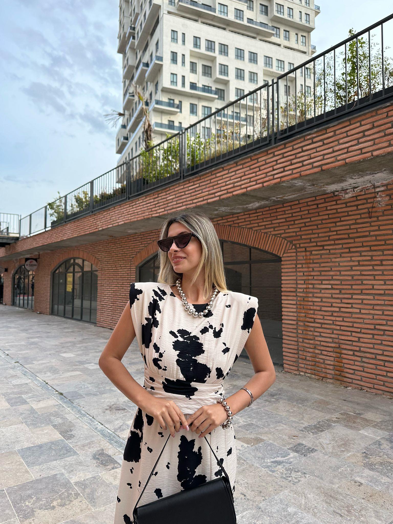 Kuşak Bel Detay Batik Vatkalı Elbise 07062127