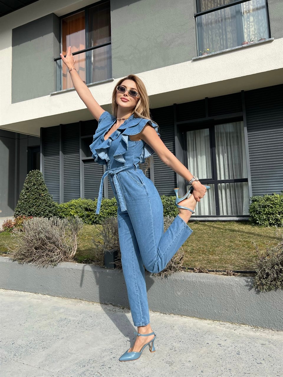 Lessia Göğüs Volanlı Kuşaklı Jean Tulum
