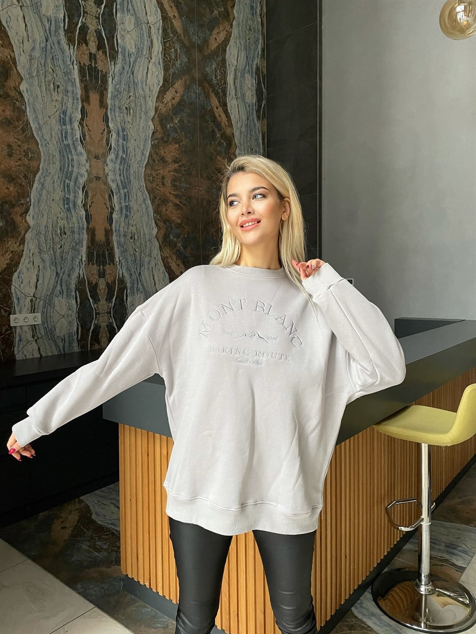 Mont Blanc Yazılı İçi Şardonlu Gri Sweat