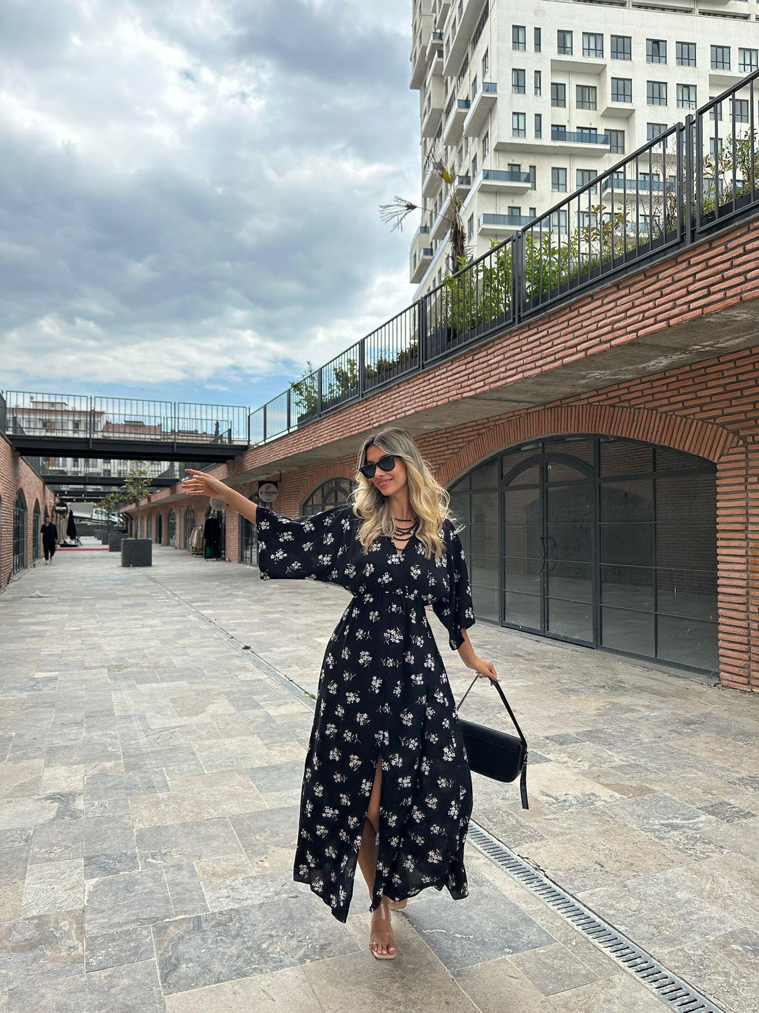 Siyah Üzeri Minik Krem Çiçekli Elbise 1707308