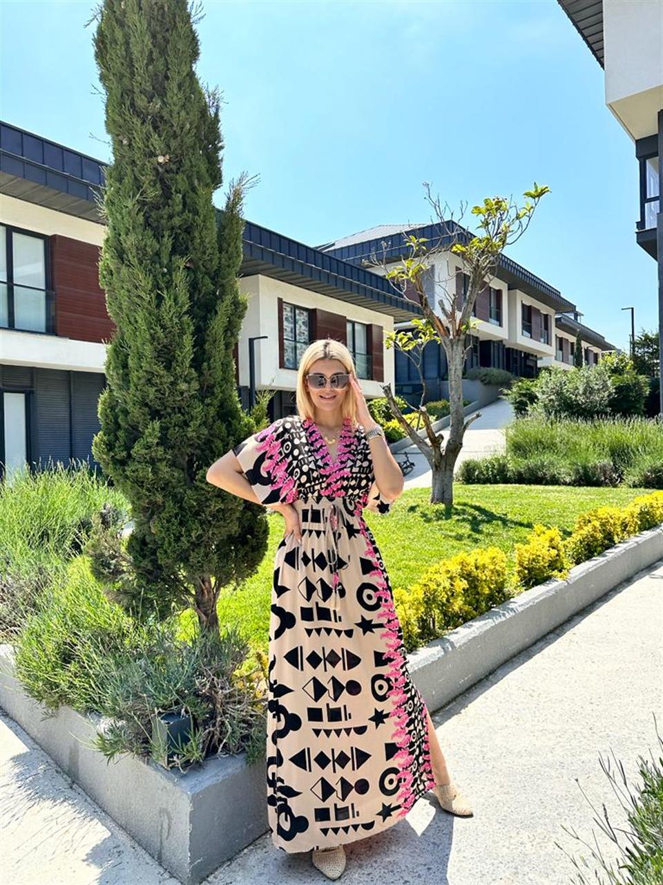Viyola sırt bağcıklı elbise pembe yapraklı 1106269