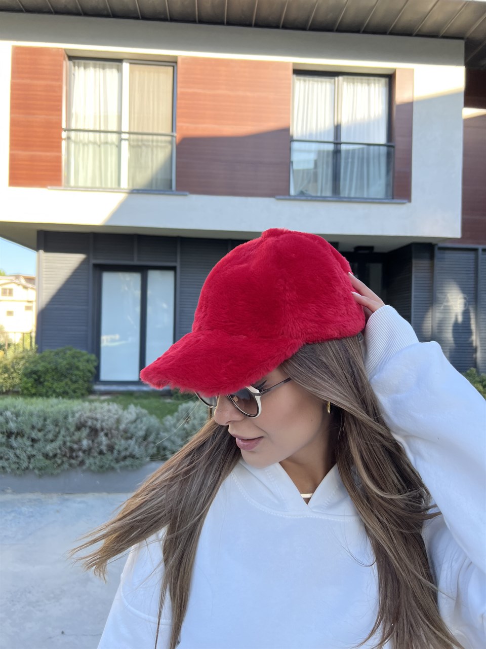 Xoxo Kırmızı Peluş Siperli Şapka