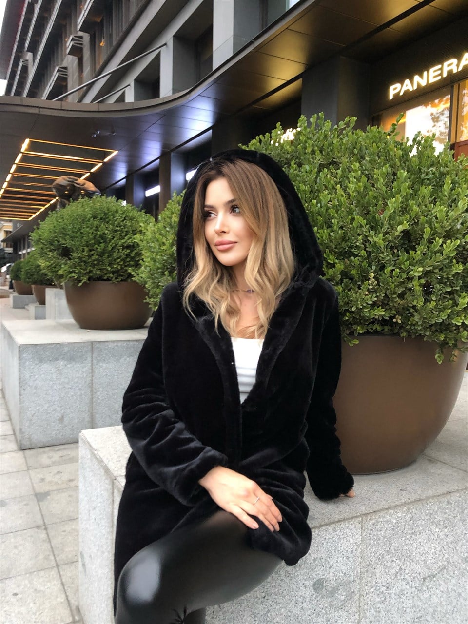 Yumoş Kapşonlu Kürk