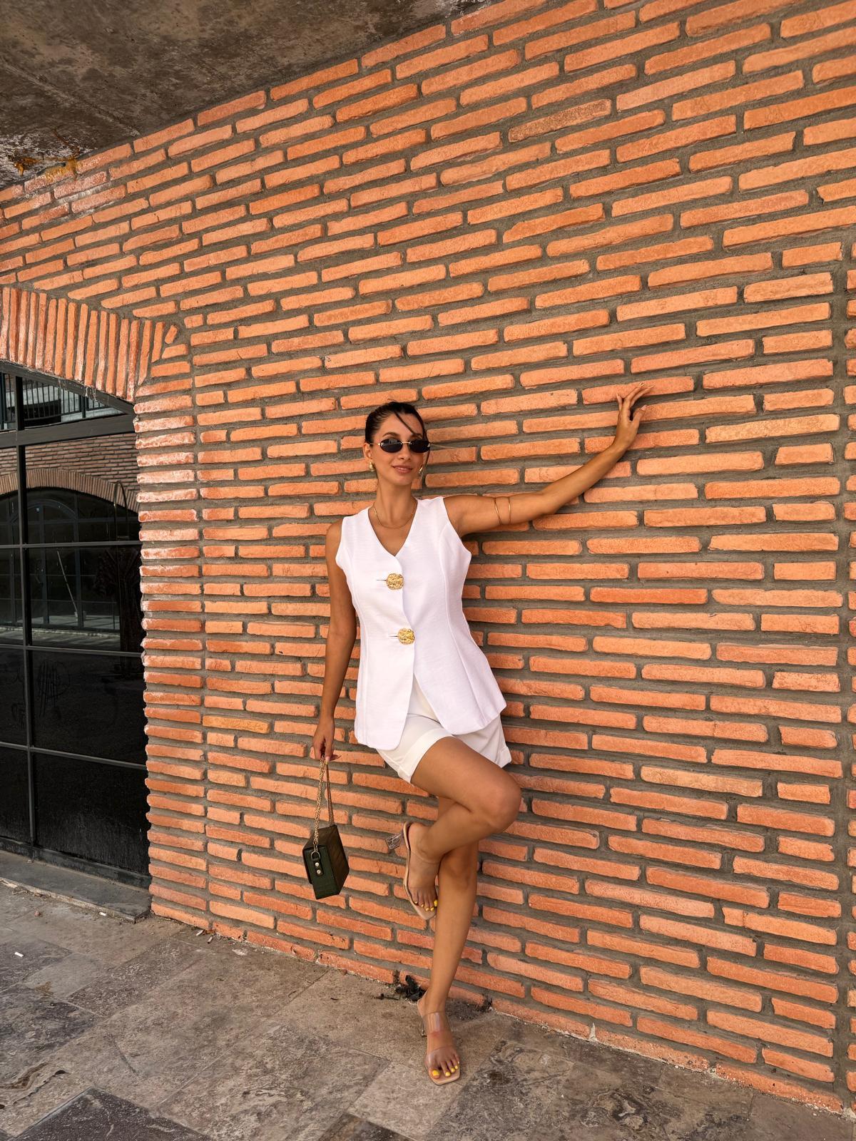 Zarina Gold Aksesuar Düğmeli Keten Beyaz Yelek 070621163