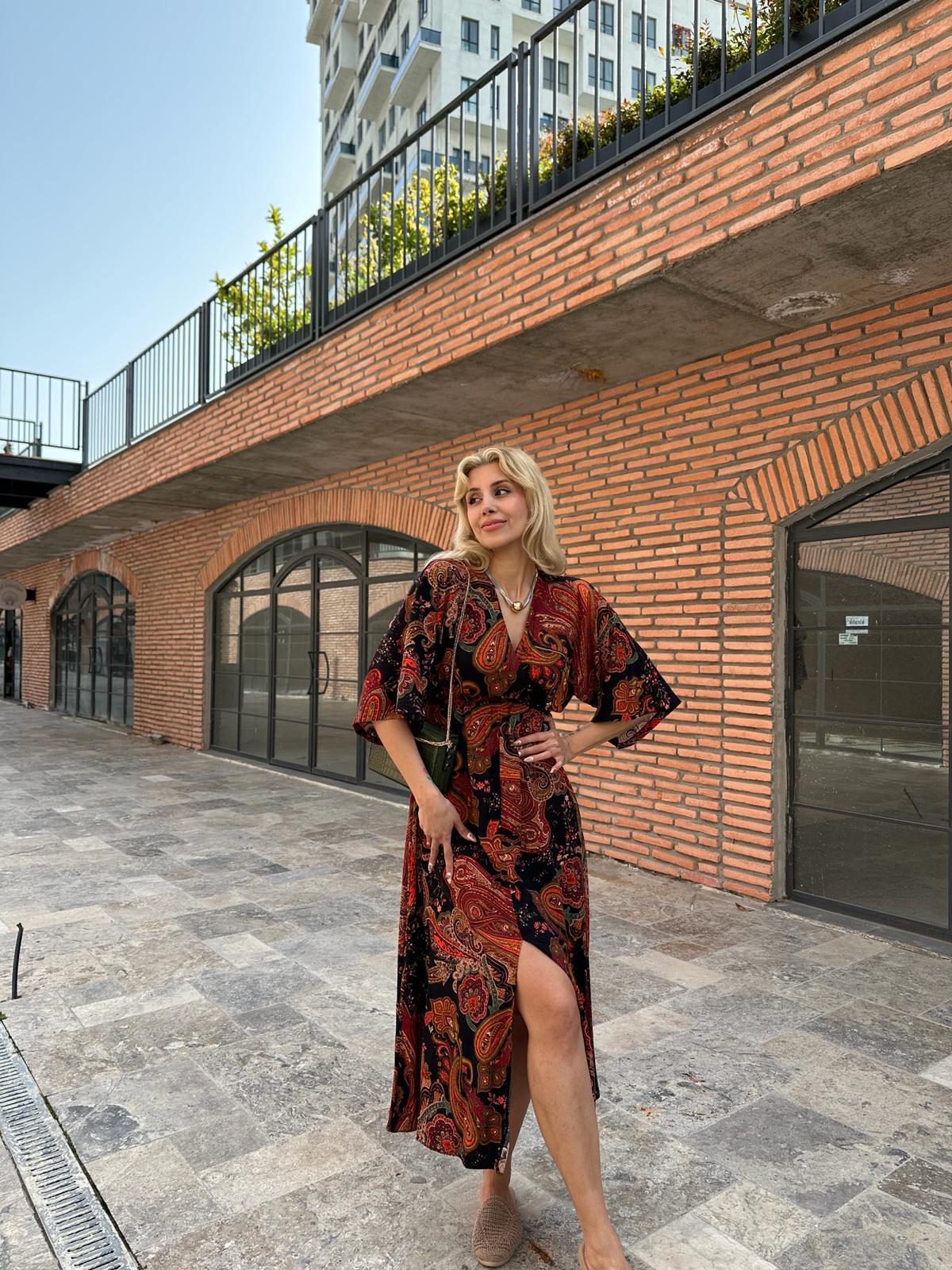 Zenya Siyah Üstü Büyük Bordo Yeşil Şal Desen Elbise 1707308