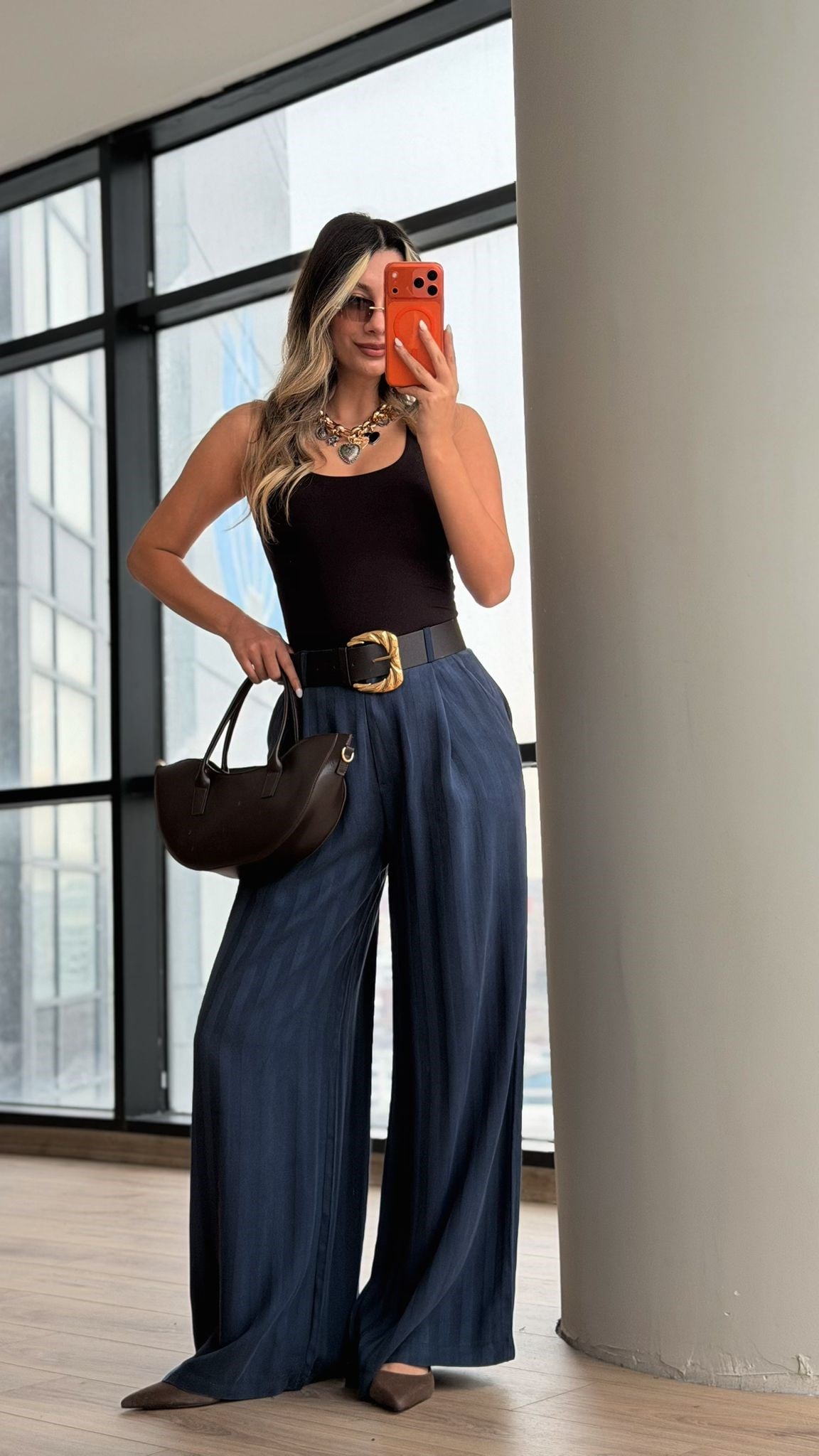 Çizgi Dokulu Kemerli Dökümlü Pantolon Lacivert