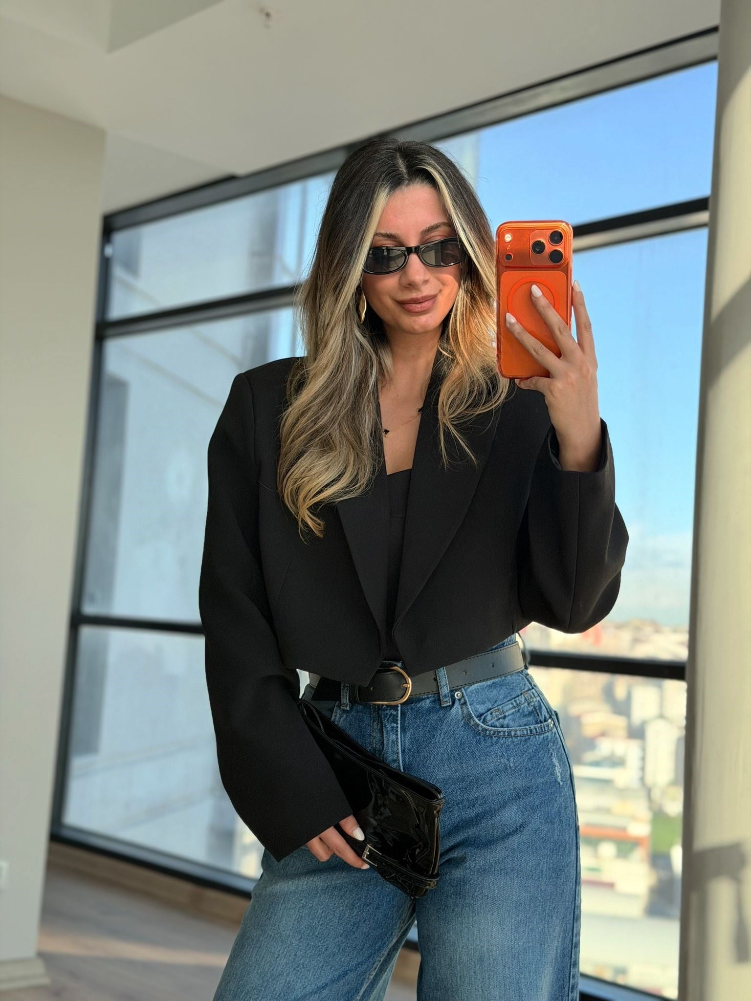 Vatkalı Kısa Crop Kesim Siyah Ceket