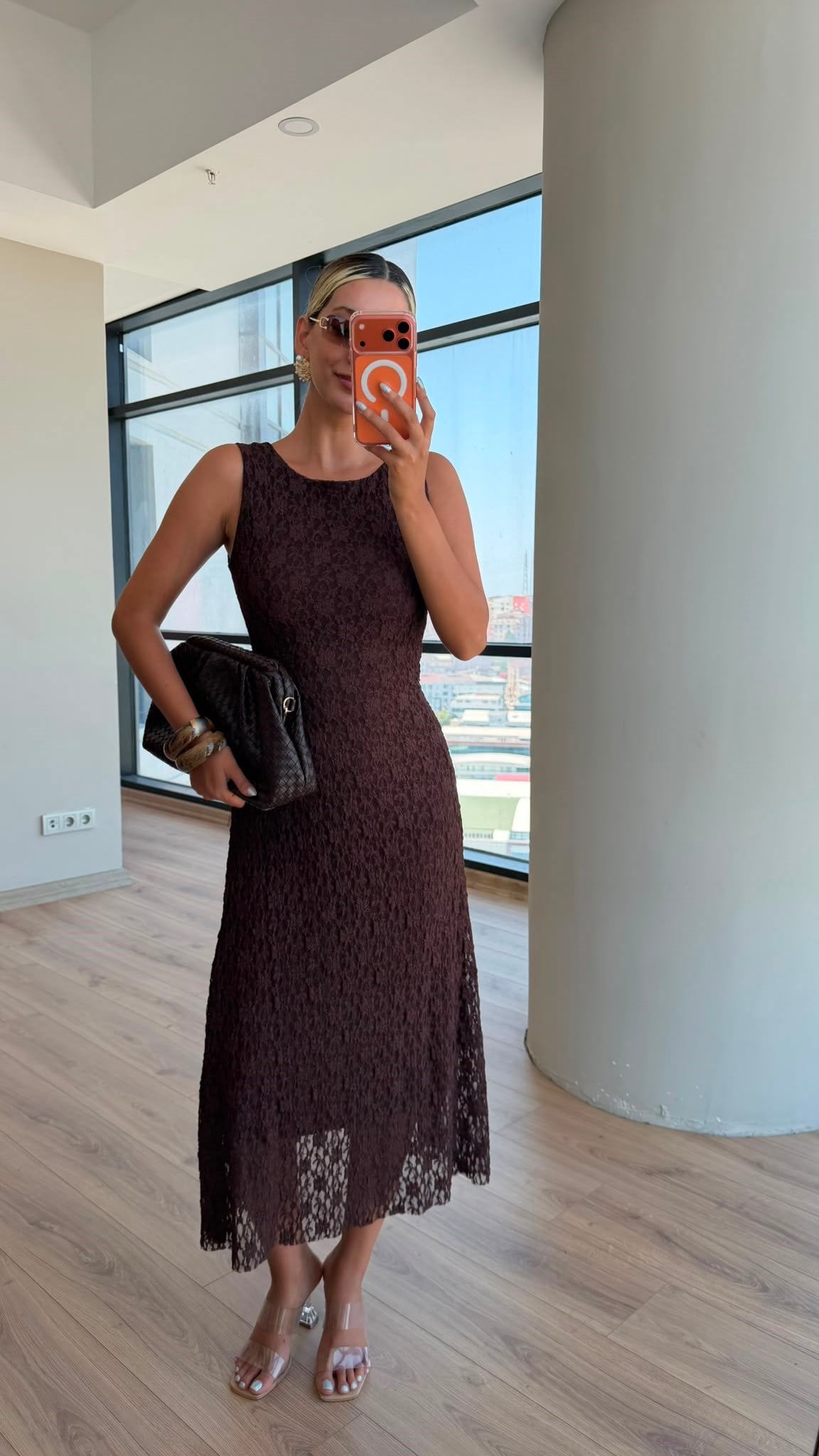 Mira Dantelli Sıfır Kol Elbise Kahve