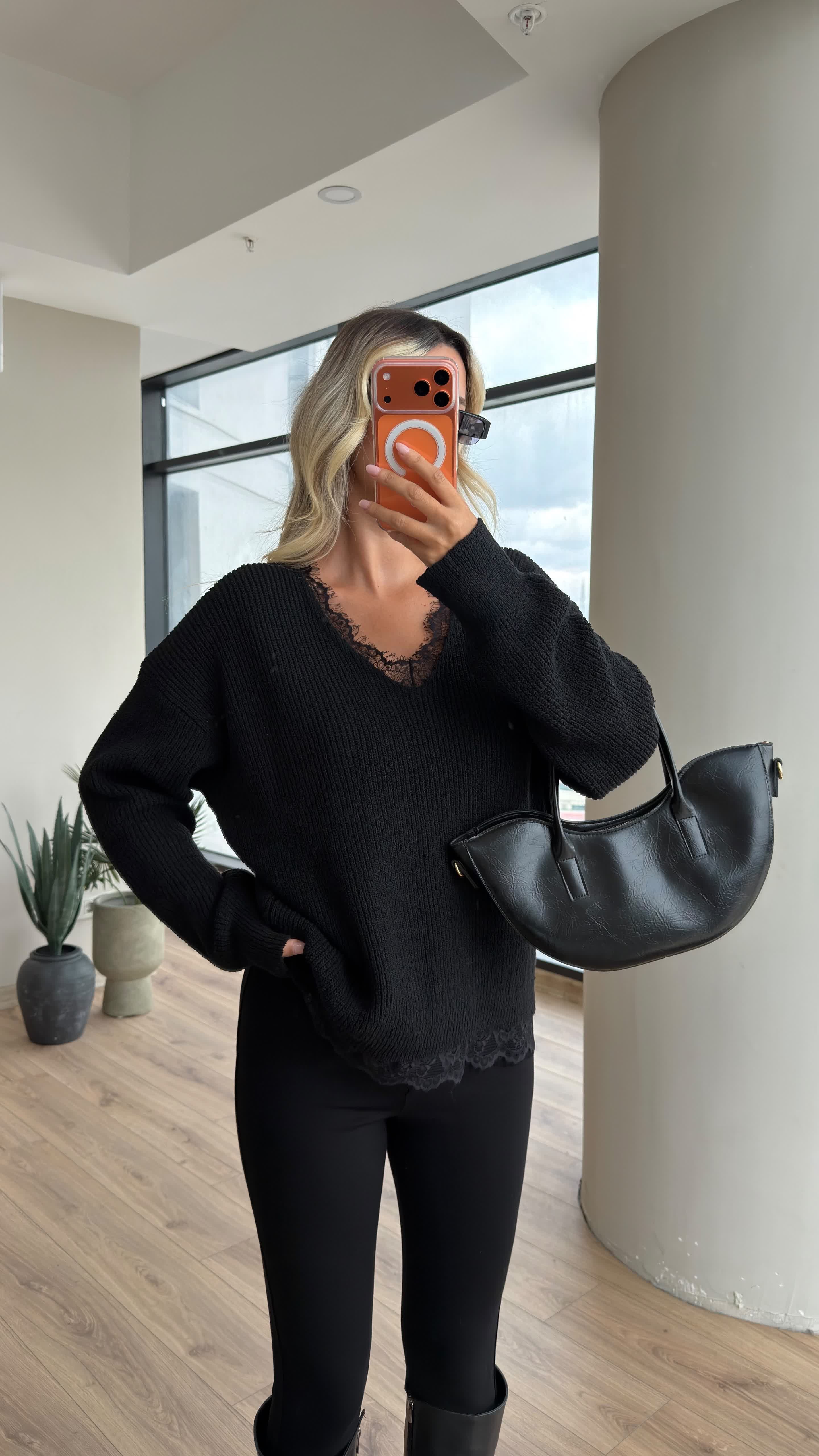 V Yaka Dantelli Oversize Triko Kazak Siyah