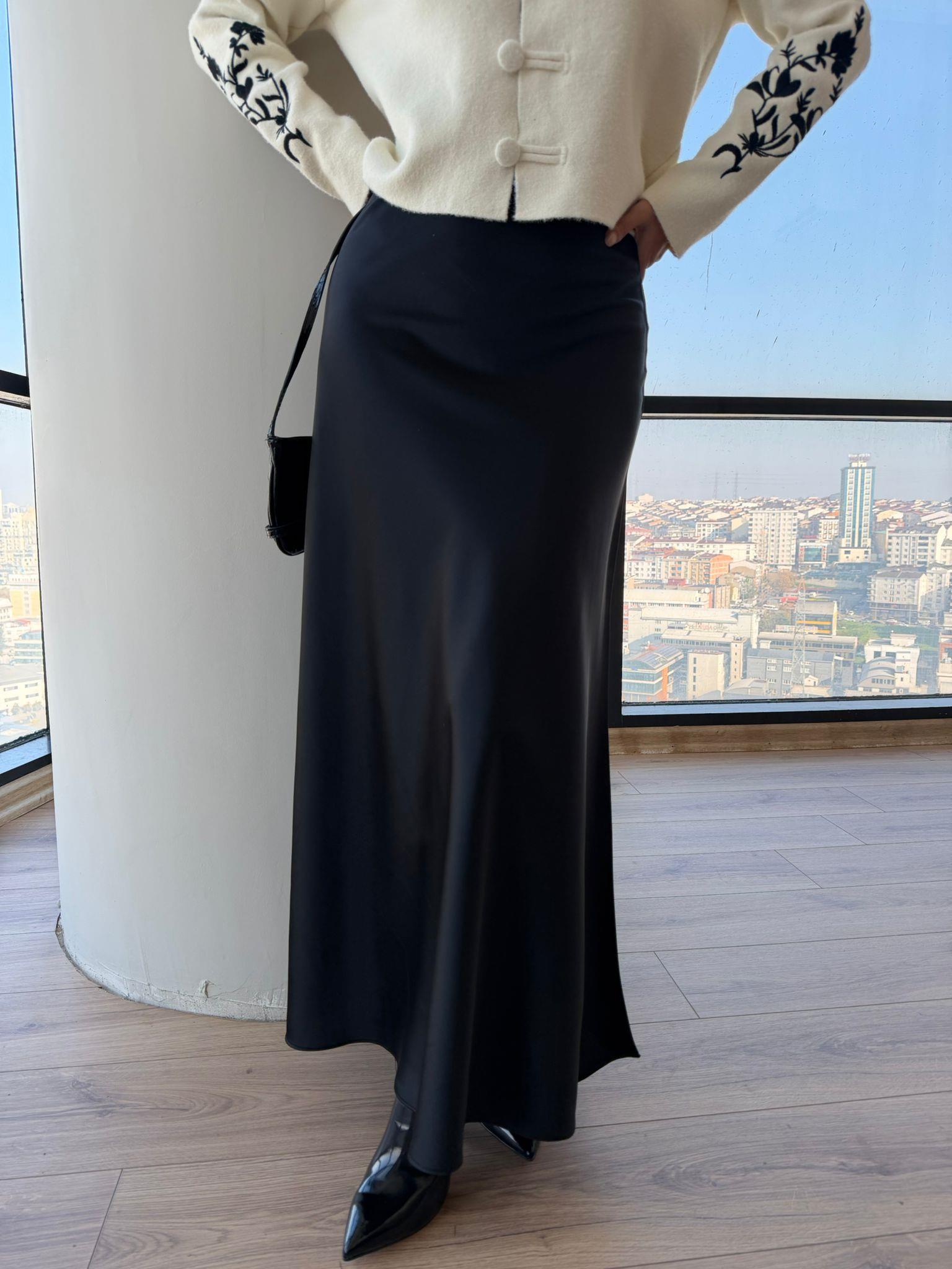 Siyah Beli Lastikli Maxi Saten Etek