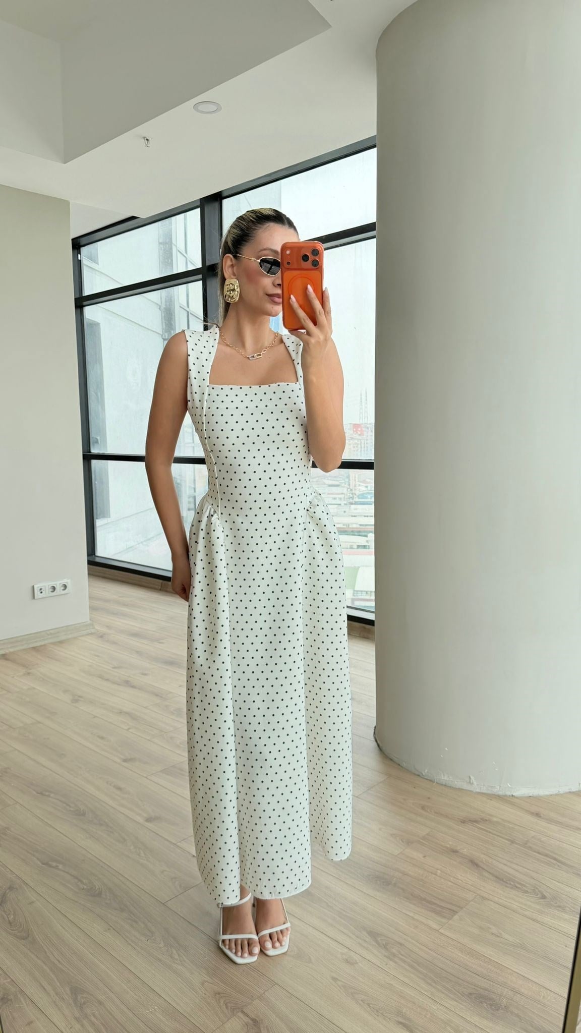 Karla Arkadan Bağlama Detaylı Askılı Elbise Beyaz