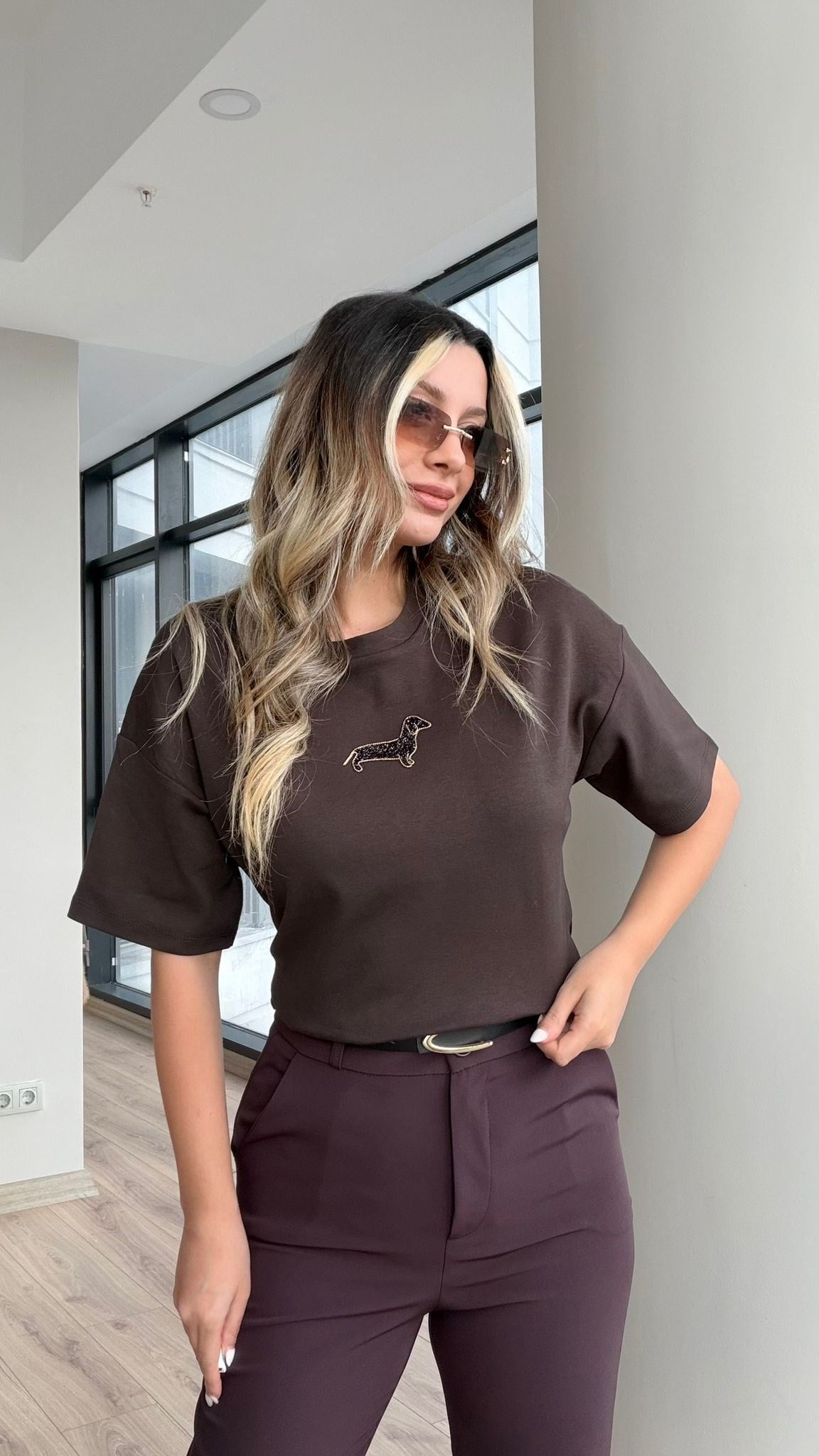 Club B Sosis Köpek Taşlı Kahverengi Bisiklet Yaka Tshrt