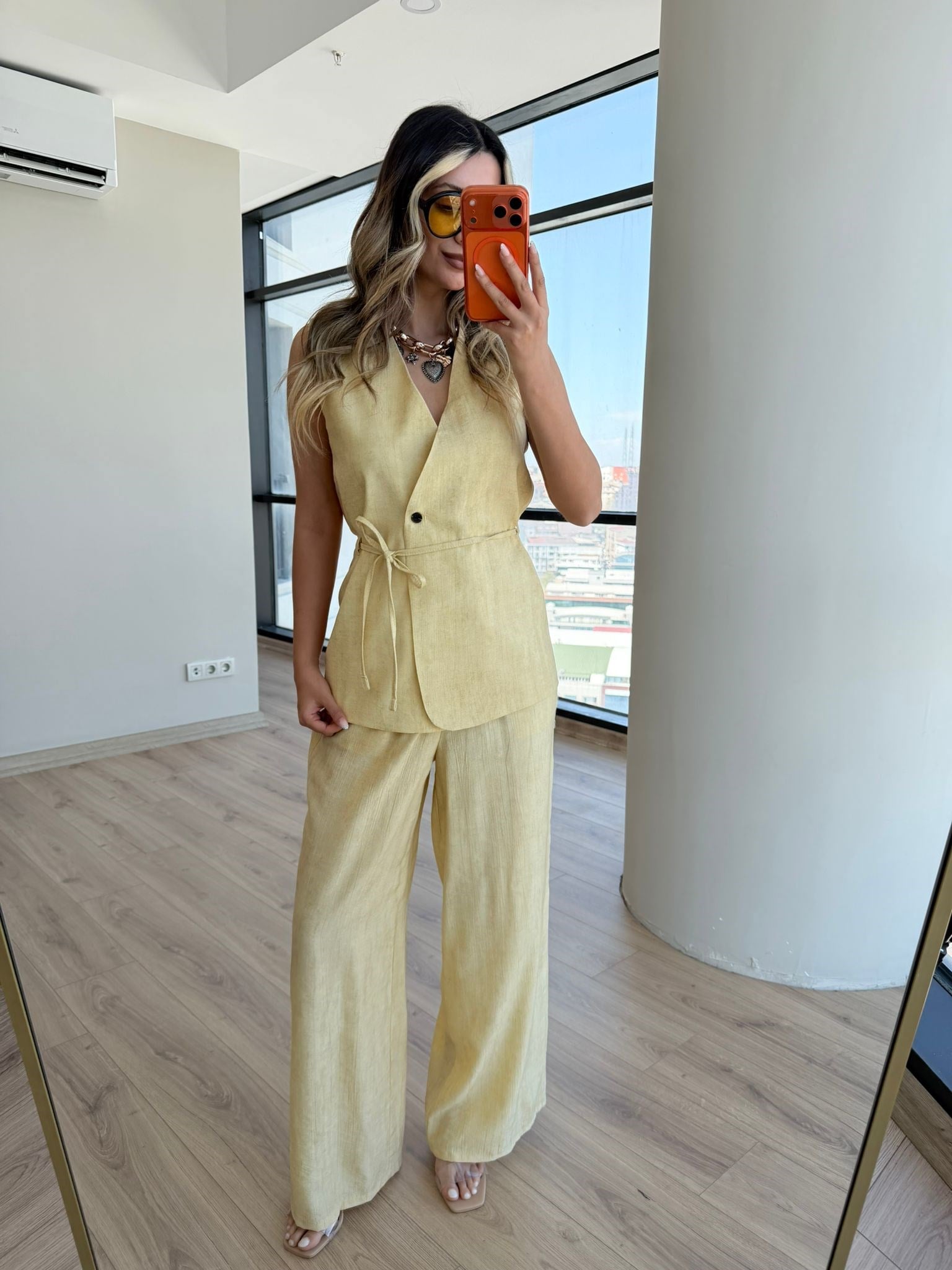 Lavre Yelekli Keten Sarı Takım