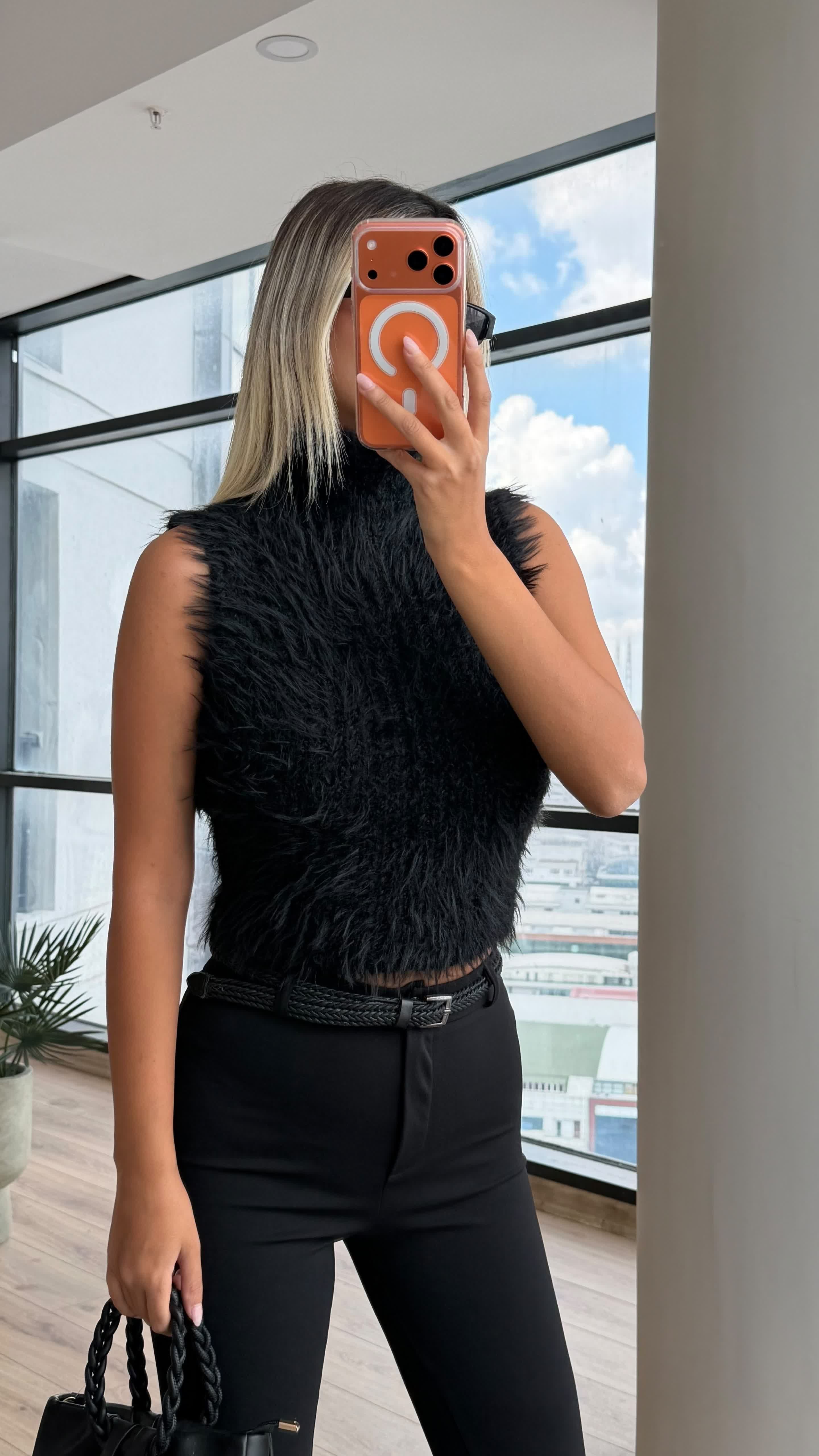 Lara Sıfır Kol Soft Yumoş Triko Siyah