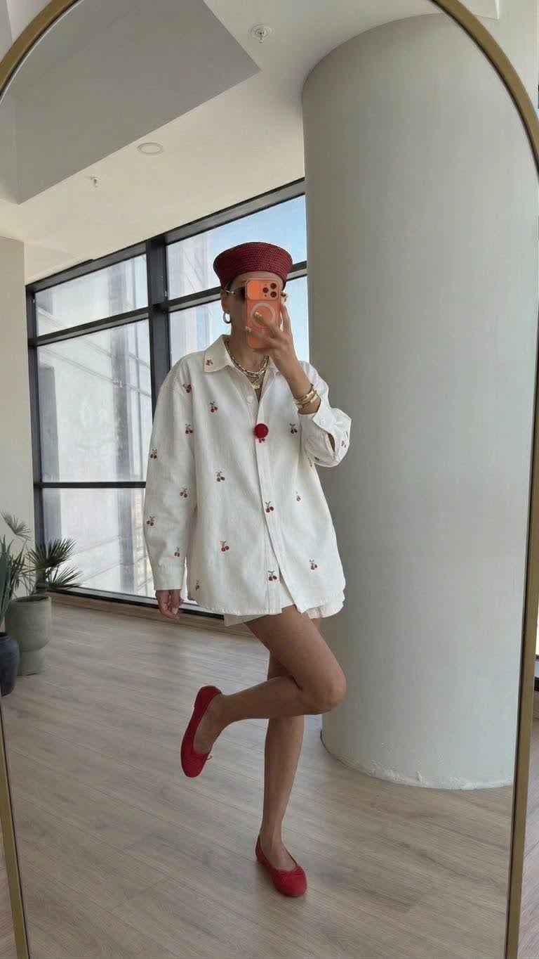 Kiraz Nakışlı Denim Ceket