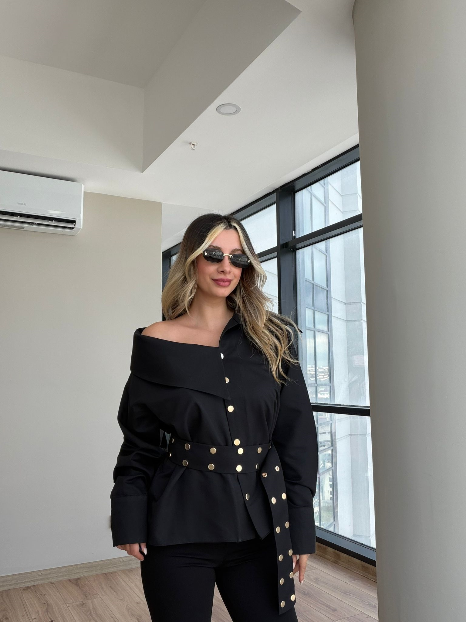 Limited Ariana Asimetrik Yaka Çakılı Denim Tasarım Gömlek Siyah