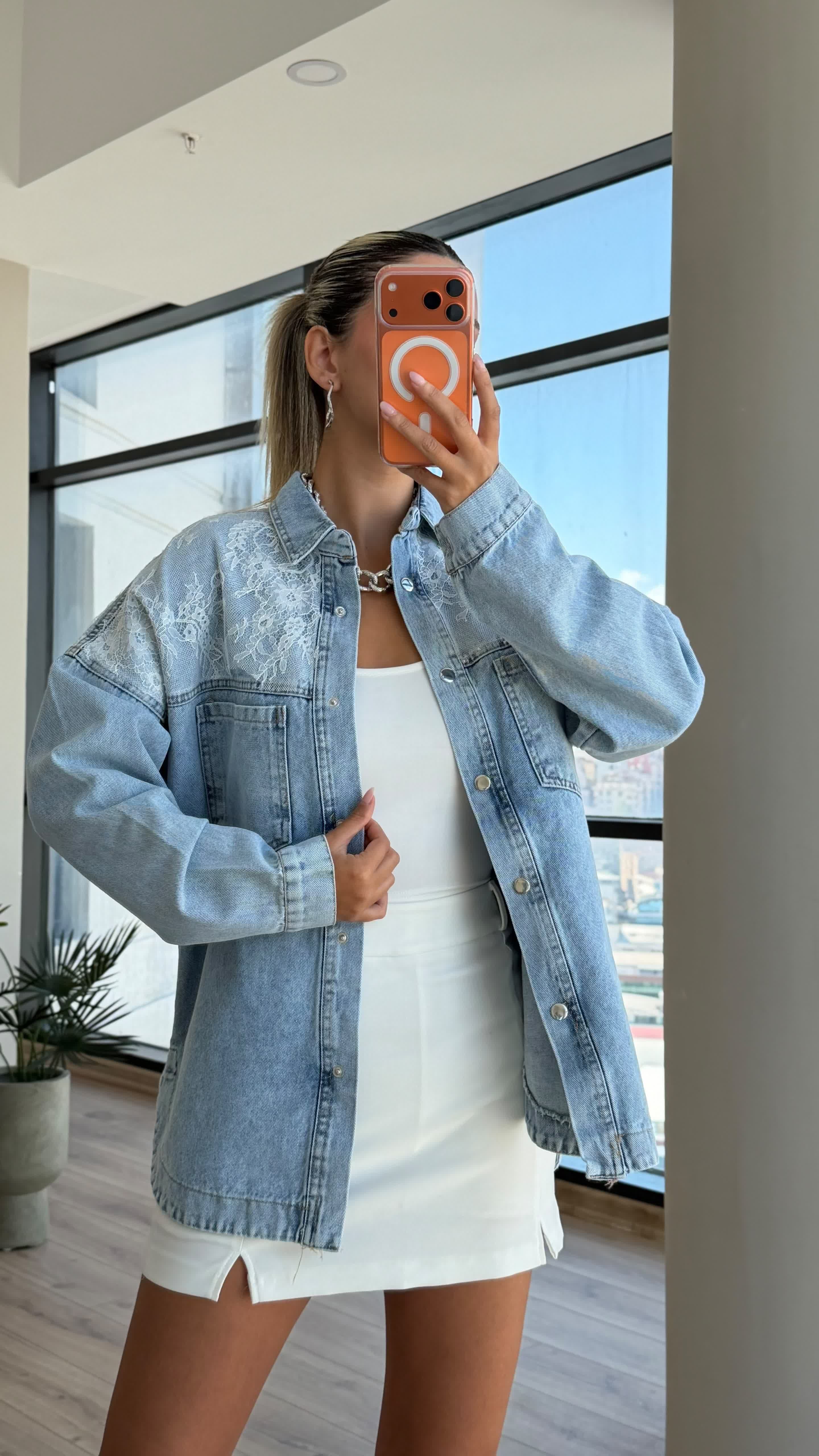 Dantel Detaylı Tasarım Denim Ceket