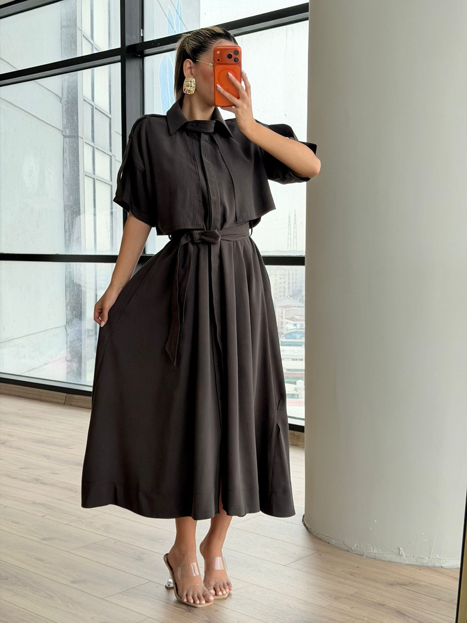 Kuşaklı Pelerinli Yarım Kol Elbise - Kahverengi 